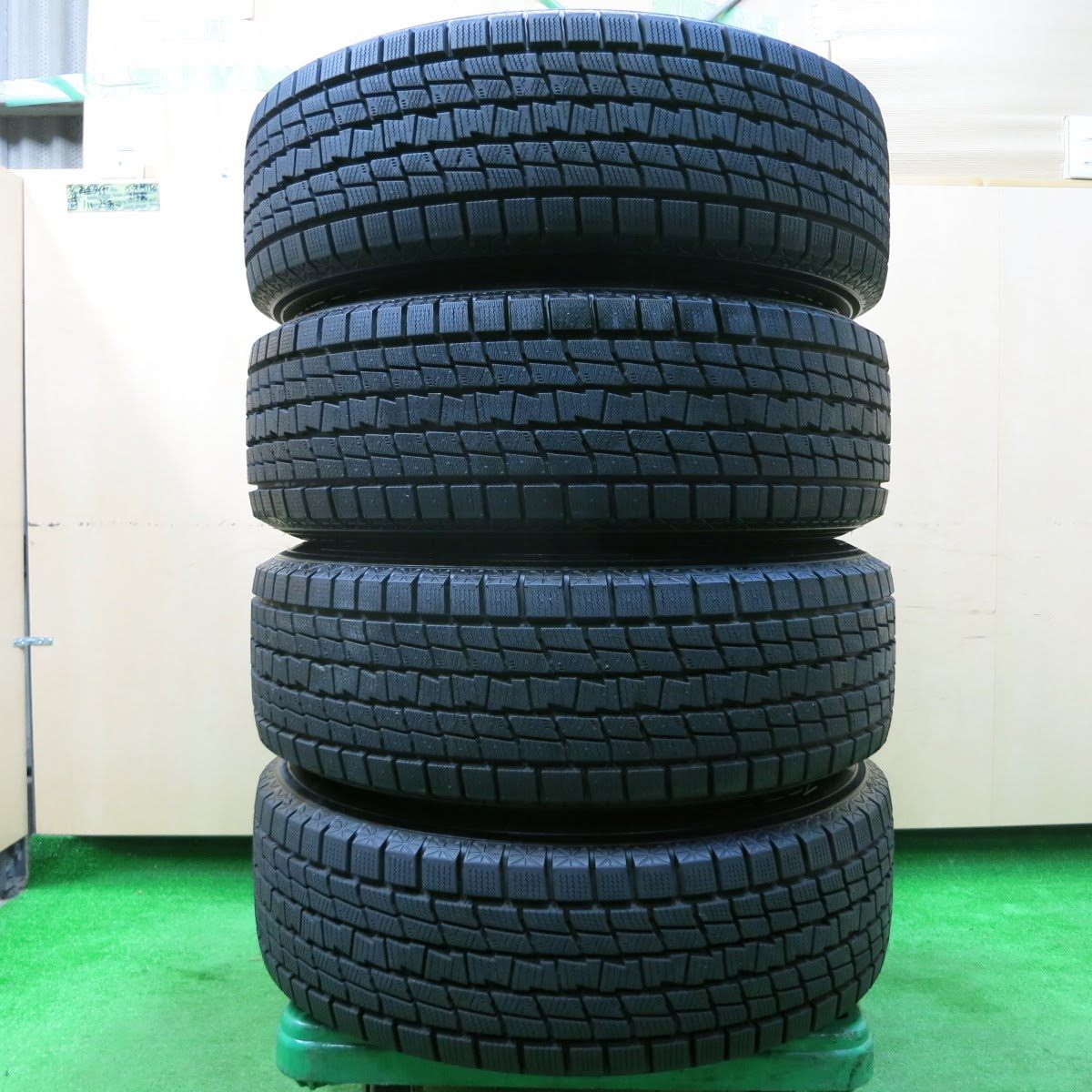 [送料無料] 超バリ溝！21年！キレイ！ほぼ10分★スタッドレス 225/65R17 グッドイヤーアイスナビSUV ravrion PCD114.3/5H★3112908イス