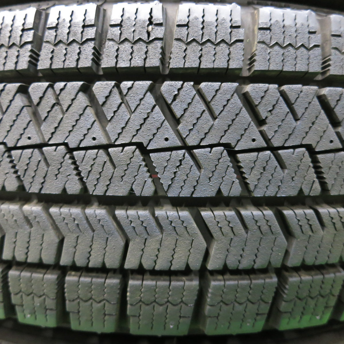 *送料無料*バリ溝！22年！キレイ！8.5分★スタッドレス 155/65R14 ブリヂストン ブリザック VRX2 BALMINUM バルミナ 14インチ PCD100/4H★3111806イス