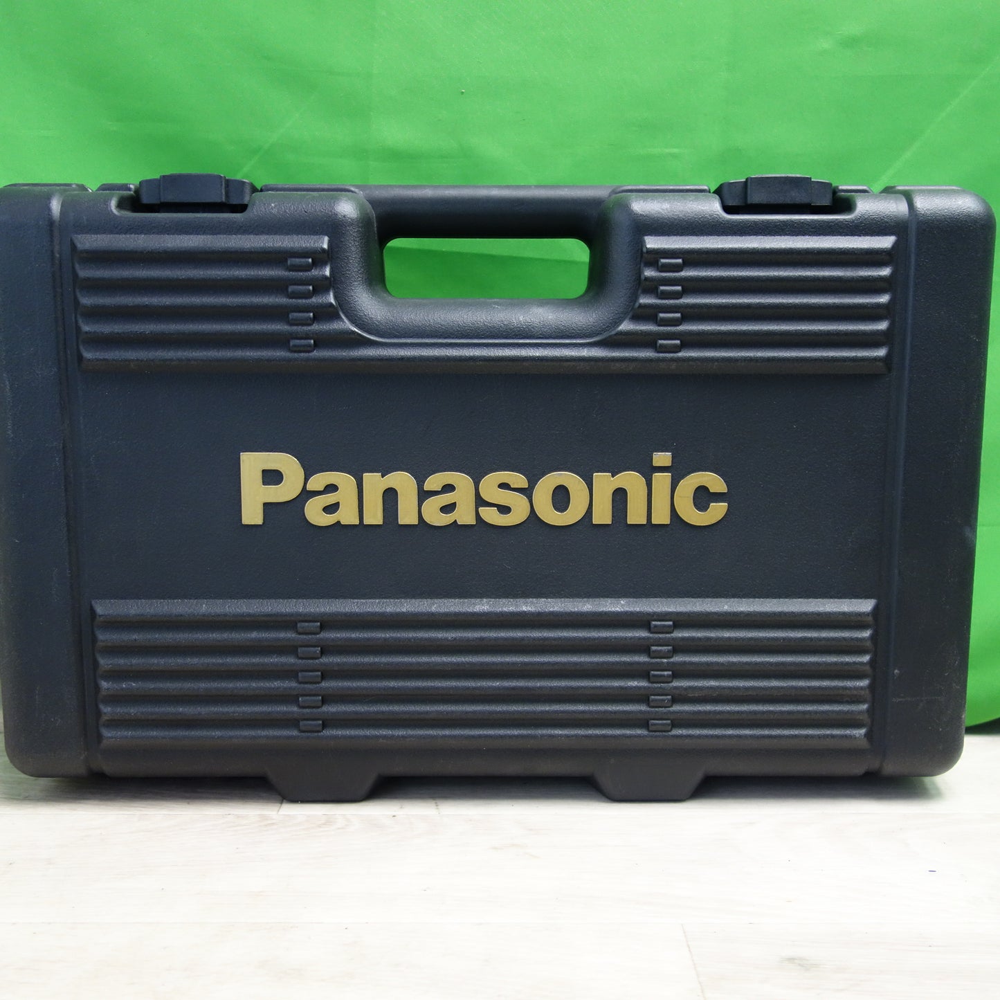 *送料無料*キレイ！バッテリー2個☆Panasonic 充電 レシプロソー EZ47A1LJ2G-B 電動 工具 パナソニック☆
