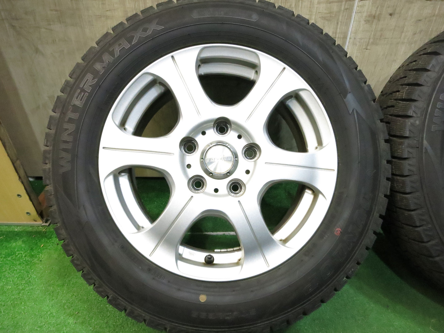 [送料無料]超バリ溝！21年！キレイ！ほぼ10分★スタッドレス 195/65R15 ダンロップ ウインターマックス WM02 ravrion ラブリオン PCD114.3/5H★2121416Hス