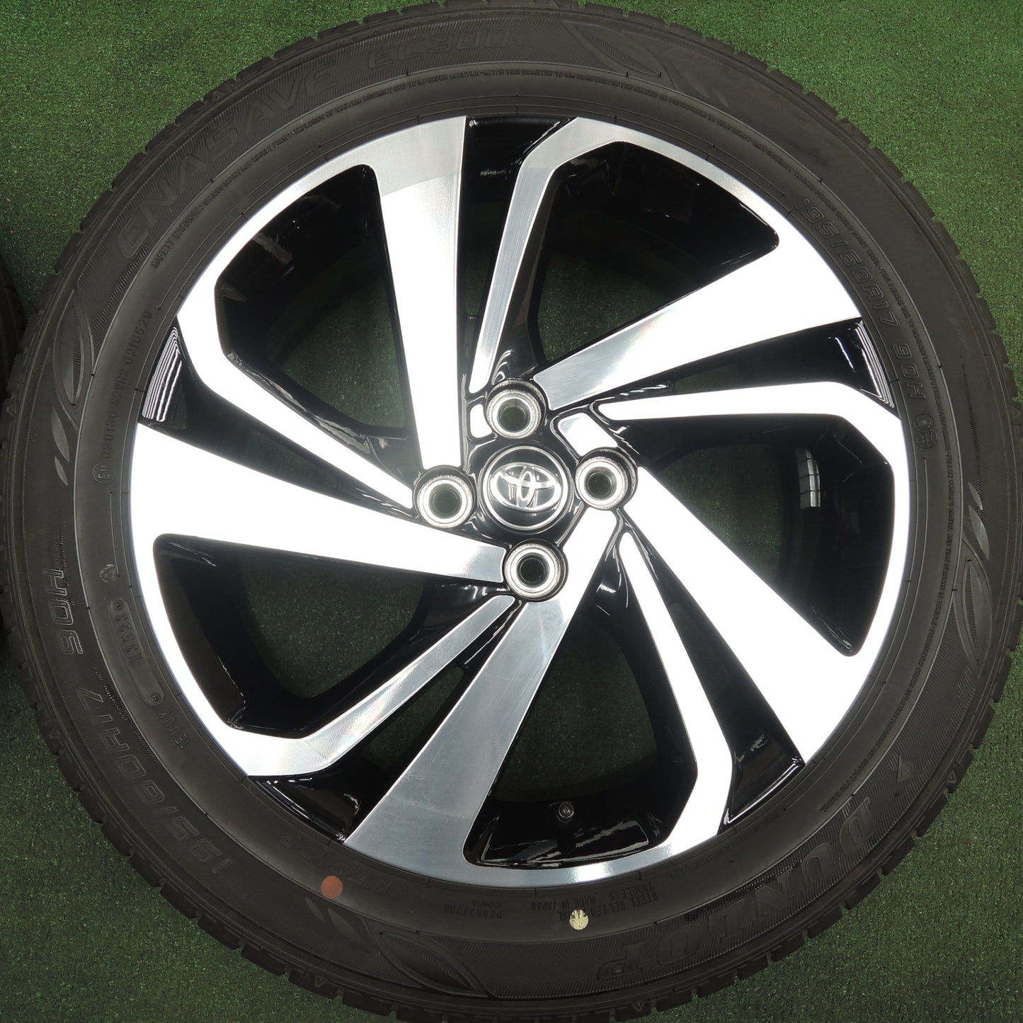 *送料無料* 新車外し！23年★トヨタ ライズ ダイハツ ロッキー 純正 195/60R17 ダンロップ エナセーブ EC300+ 17インチ PCD100/4H★4022201HAノ