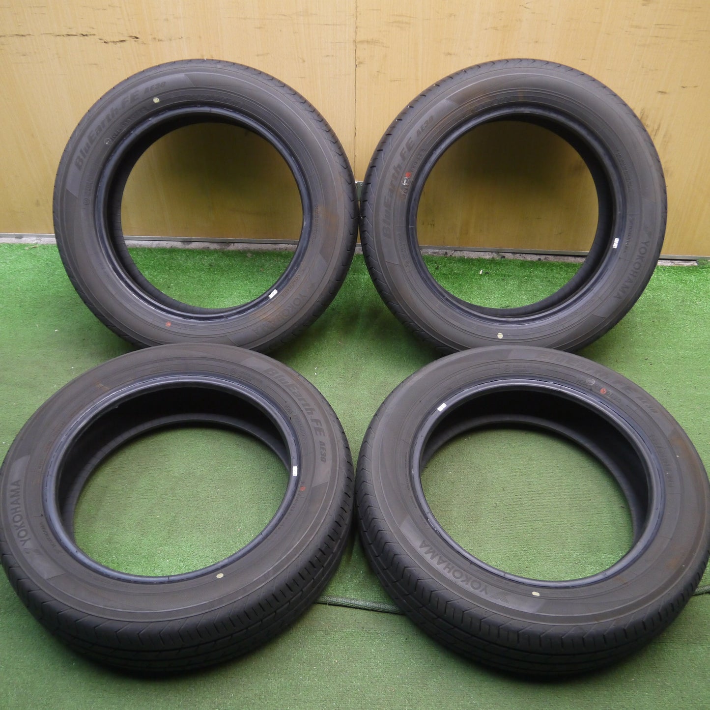 *送料無料*バリ溝！23年！ほぼ10分★165/65R15 ヨコハマ BluEarth-FE AE30 タイヤ 15インチ タフト ソリオ 等★3121506Hノタ