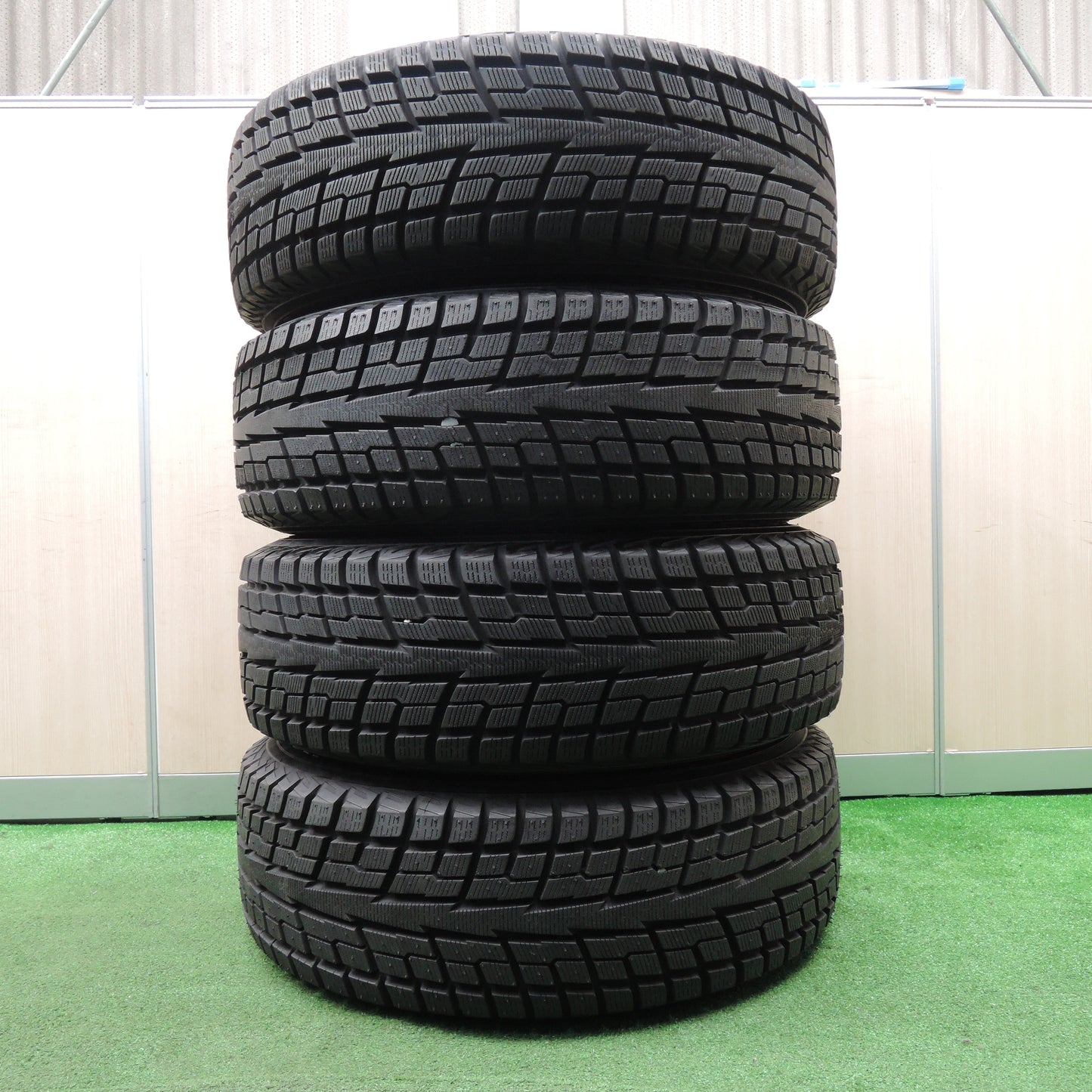 *送料無料*バリ溝！22年！キレイ！9.5分以上★プジョー 等 EUROTECH 215/65R16 スタッドレス ヨコハマ ジオランダー i/T-S ユーロテック 16インチ PCD108/4H★3122701NJス