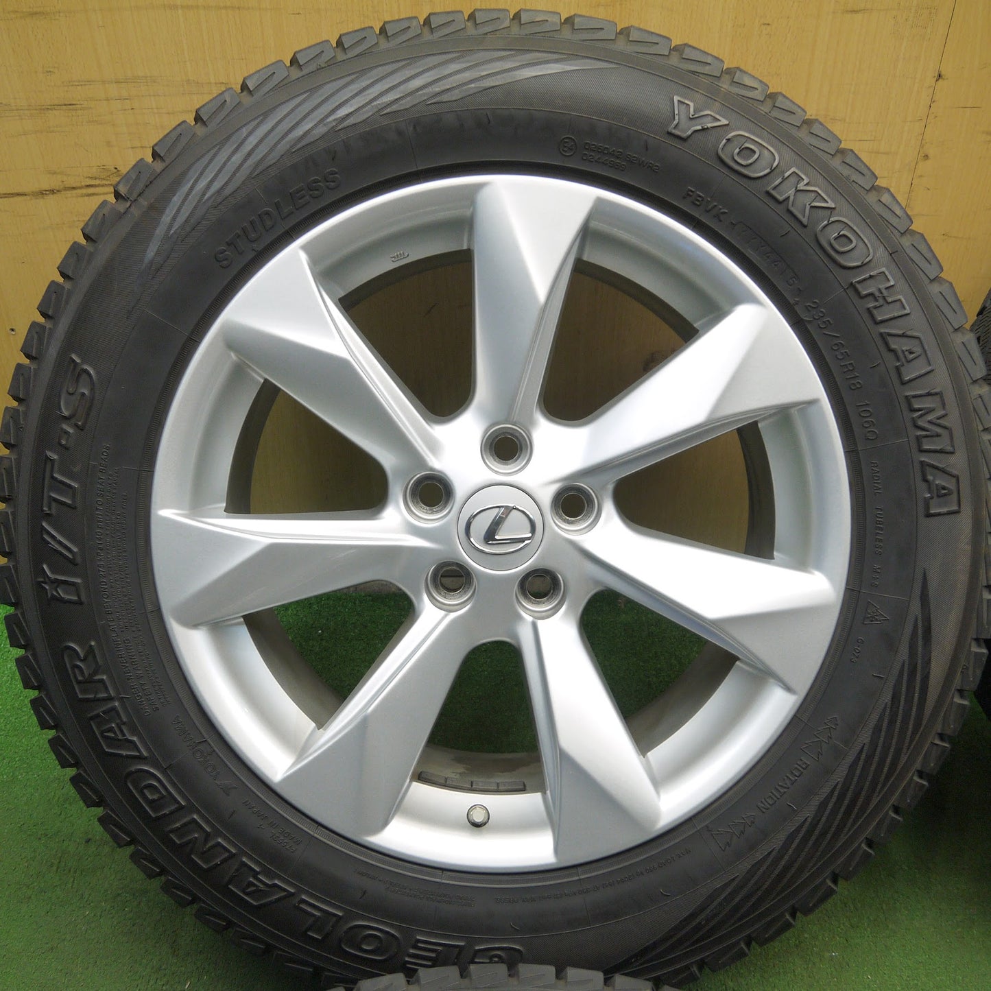 [送料無料]バリ溝！キレイ！9分★20系 レクサス RX 純正 235/65R18 スタッドレス ヨコハマ ジオランダー i/T-S 18インチ PCD114.3/5H★3031401クス