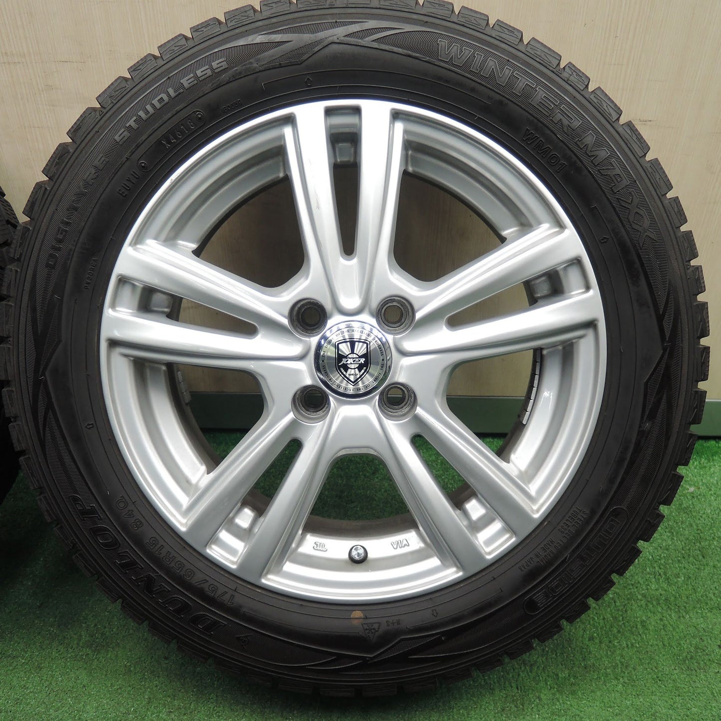 [送料無料] バリ溝！キレイ！9.5分★スタッドレス 175/65R15 ダンロップ ウインターマックス WM01 JOKER ジョーカー PCD100/4H★3112905NJス