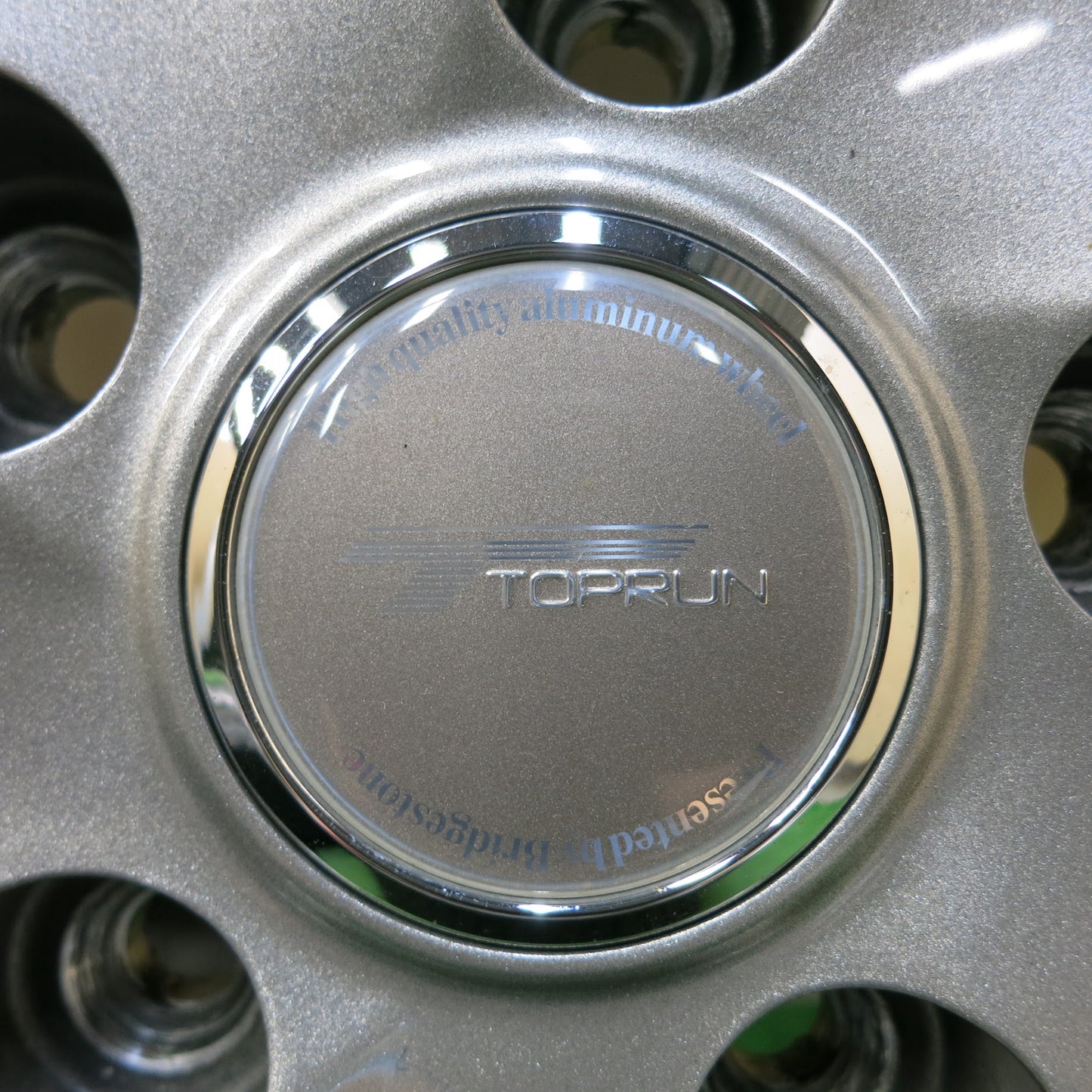 [送料無料]バリ溝！20年！キレイ！9.5分★スタッドレス 225/60R18 ブリヂストン ブリザック DM-V3 TOPRUN トップラン 18インチ PCD114.3/5H★3062801ヒス