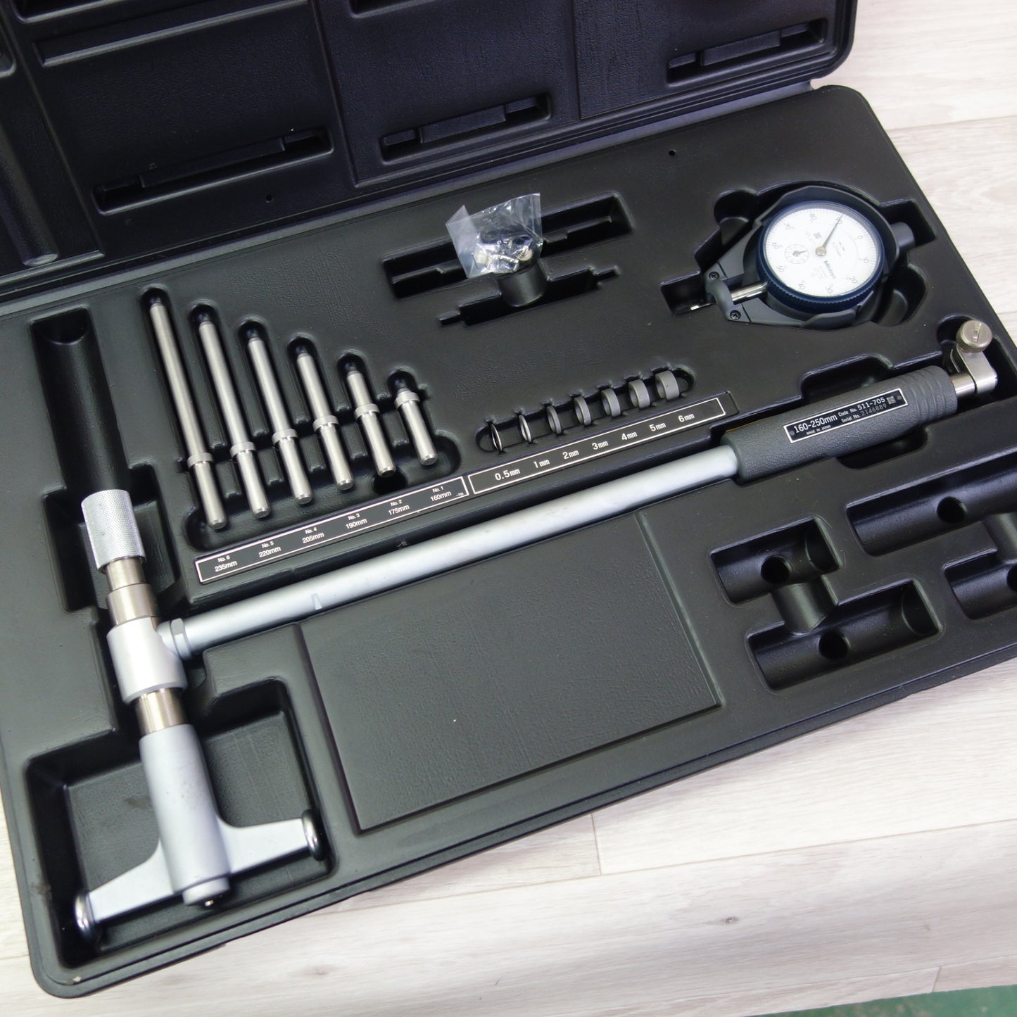 [送料無料] 美品☆Mitutoyo ミツトヨ 標準シリンダゲージ CG-250AX 511-705 ボアゲージ 測定器 大工 道具 ケース付き ノギス ダイヤルゲージ☆