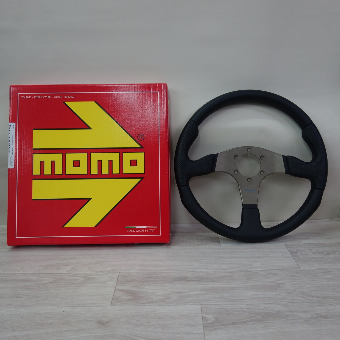 [送料無料] 美品☆MOMO モモ ステアリング ハンドル レース 350mm R-11 35パイ BK☆