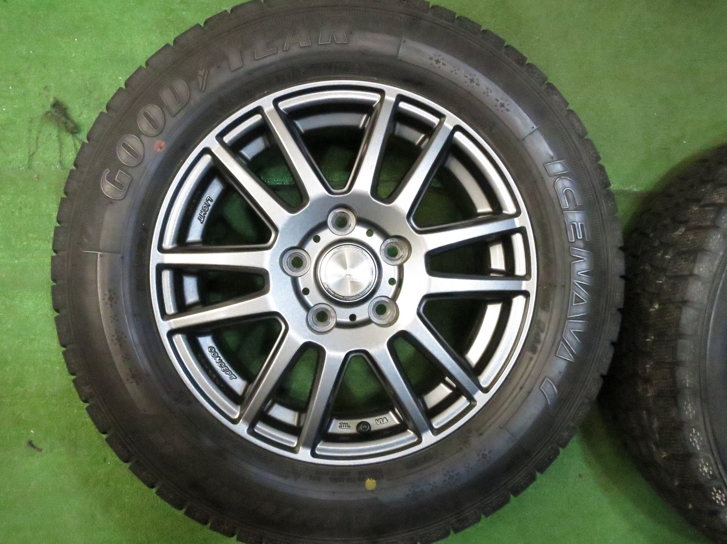 [送料無料]バリ溝！キレイ！9分★スタッドレス 205/65R15 dP devotion 共豊 グッドイヤー アイスナビ7 デボーション 15インチ PCD114.3/5H★3021510Hス