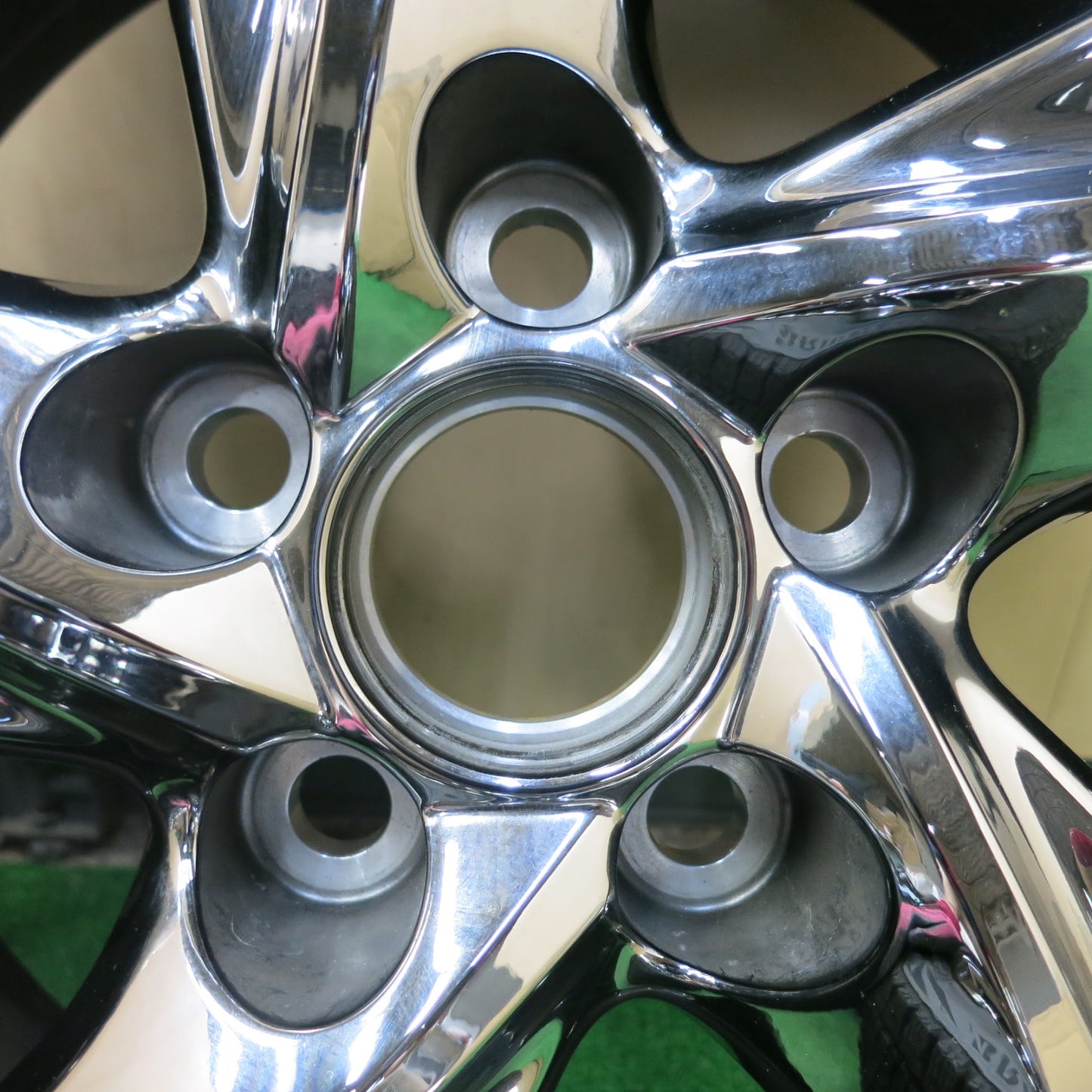[送料無料]バリ溝！9.5分★トヨタ 220系 クラウン RS 純正 225/45R18 スタッドレス ブリヂストン ブリザック VRX2 18インチ PCD114.3/5H★3051602ヒス
