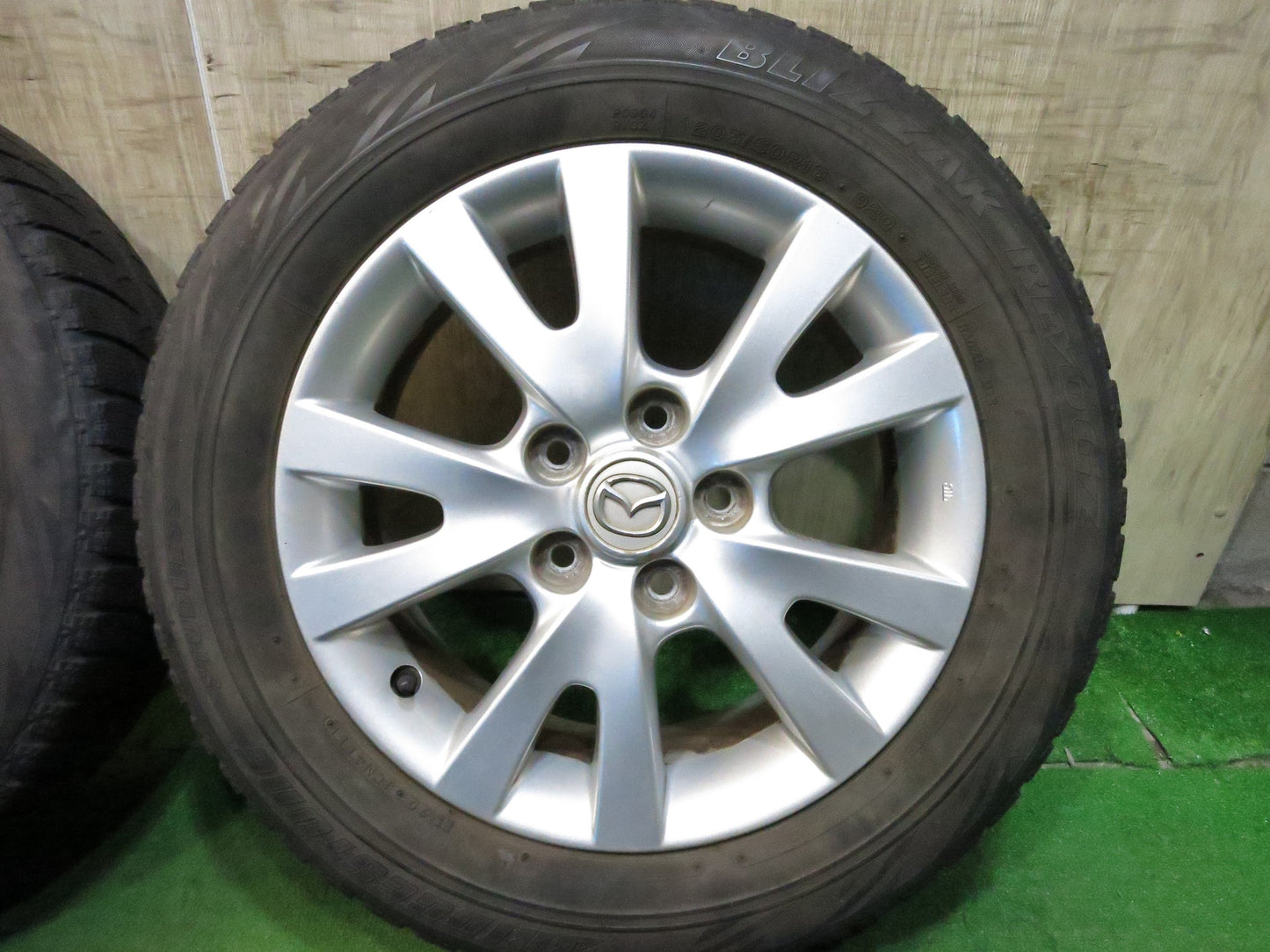 [送料無料]キレイ★マツダ アテンザ 純正 205/60R16 スタッドレス ブリヂストン ブリザック REVO GZ 16インチ PCD114.3/5H★2122803Hス
