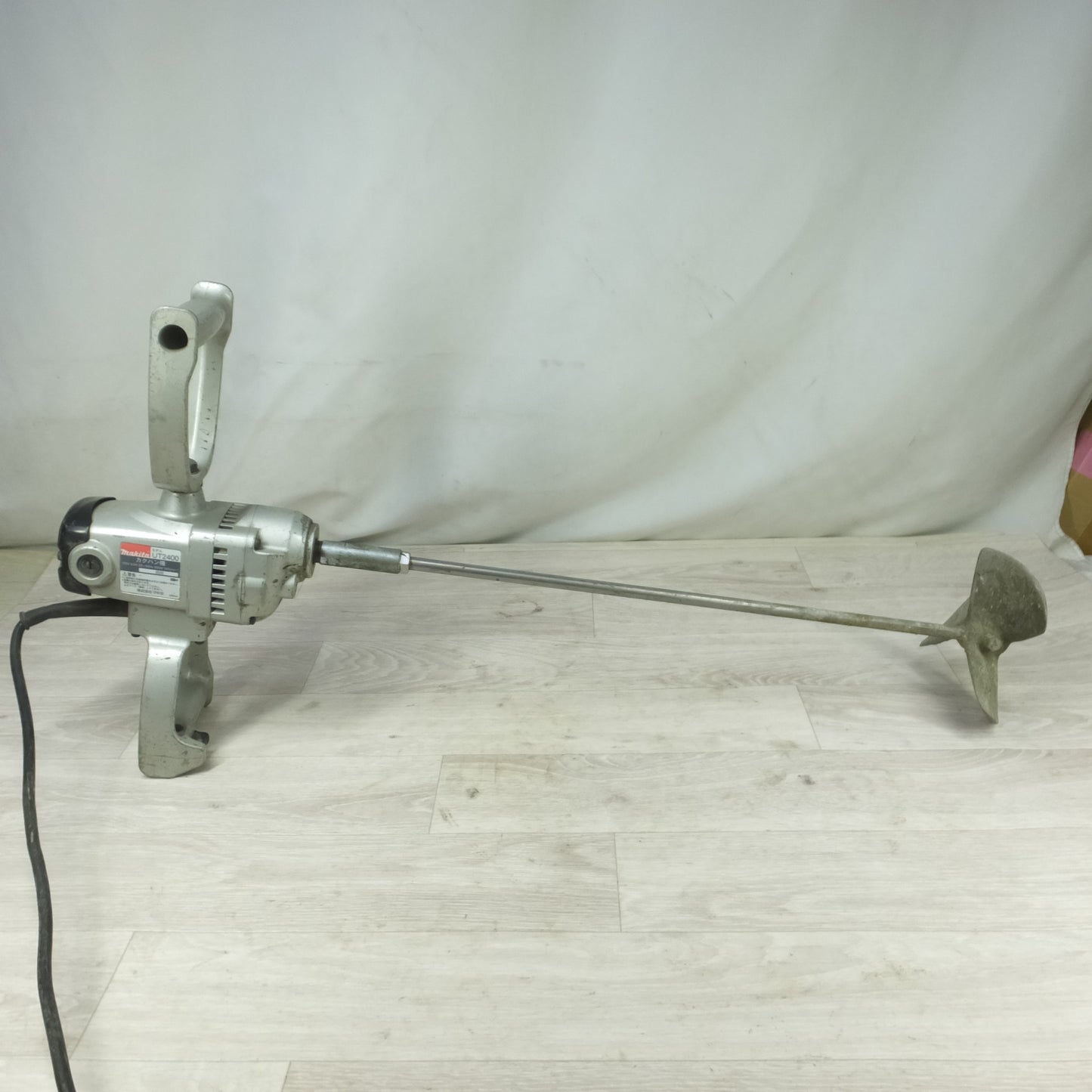 [送料無料] ◆makita マキタ カクハン機 UT2400 電動工具 ミキサー かくはん機 撹拌機 100V◆
