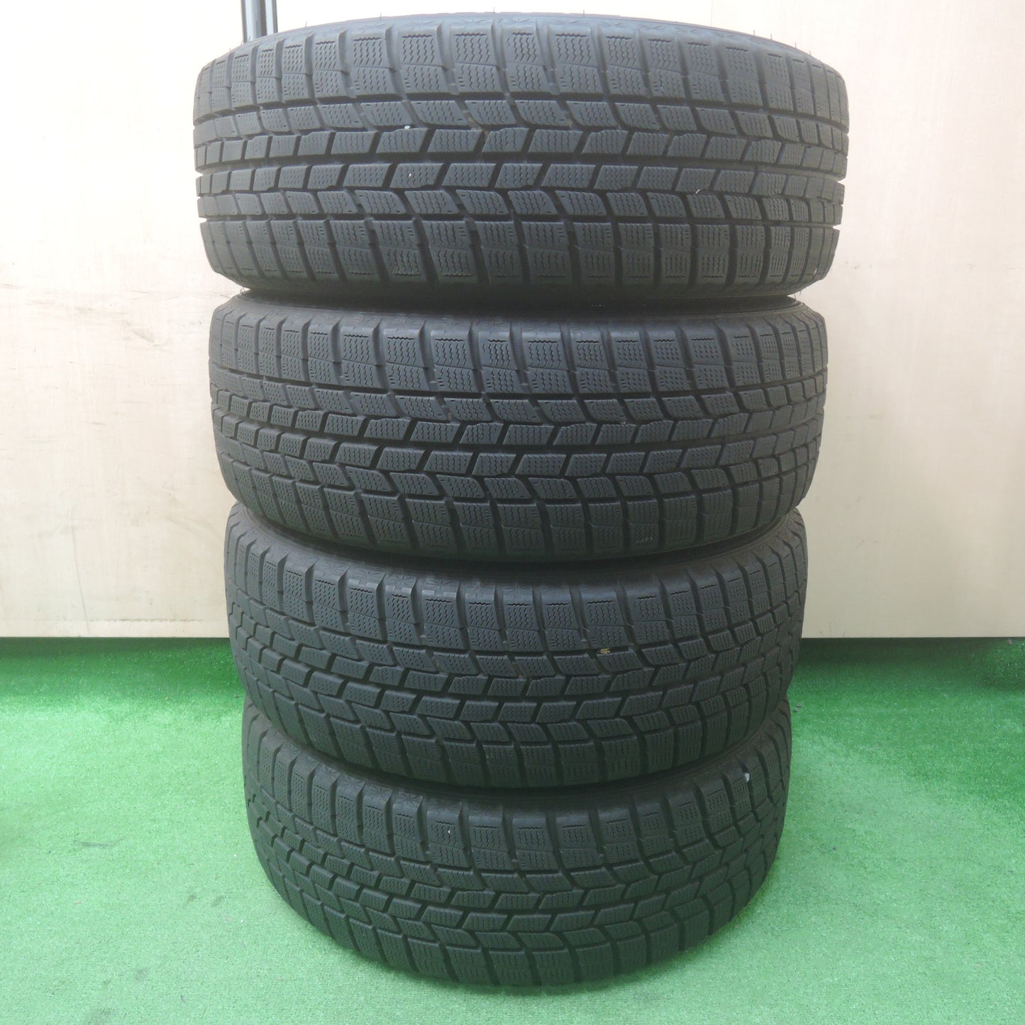 *送料無料*バリ溝！19年！キレイ！9.5分★スタッドレス 215/55R17 グッドイヤー アイスナビ6 VELVA ヴェルヴァ 17インチ PCD114.3/5H★3120604SYス