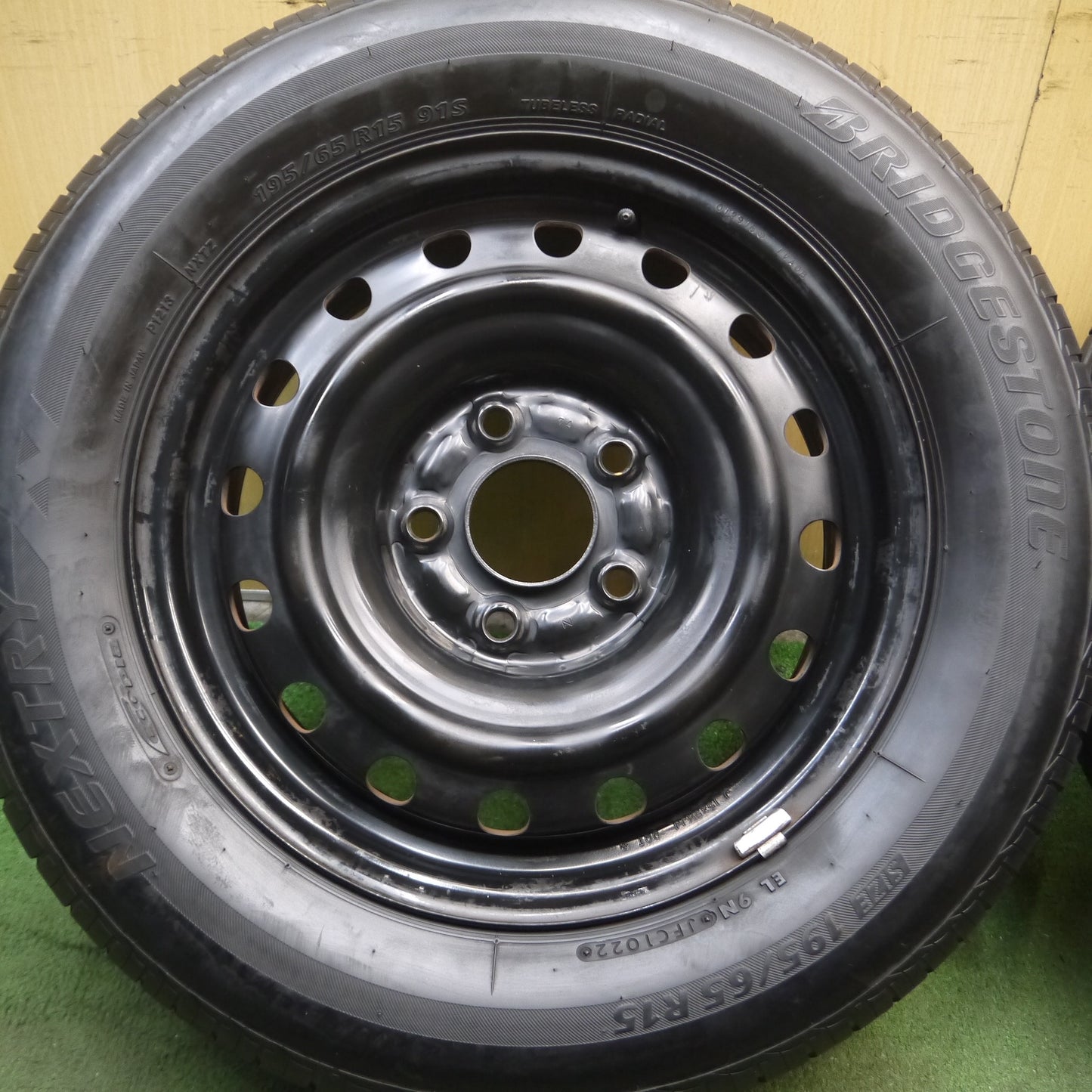 *送料無料*バリ溝！22年！キレイ！9.5分★195/65R15 ブリヂストン ネクストリー エコピア スチール ホイール 15インチ PCD114.3/5H★4011615Hノ