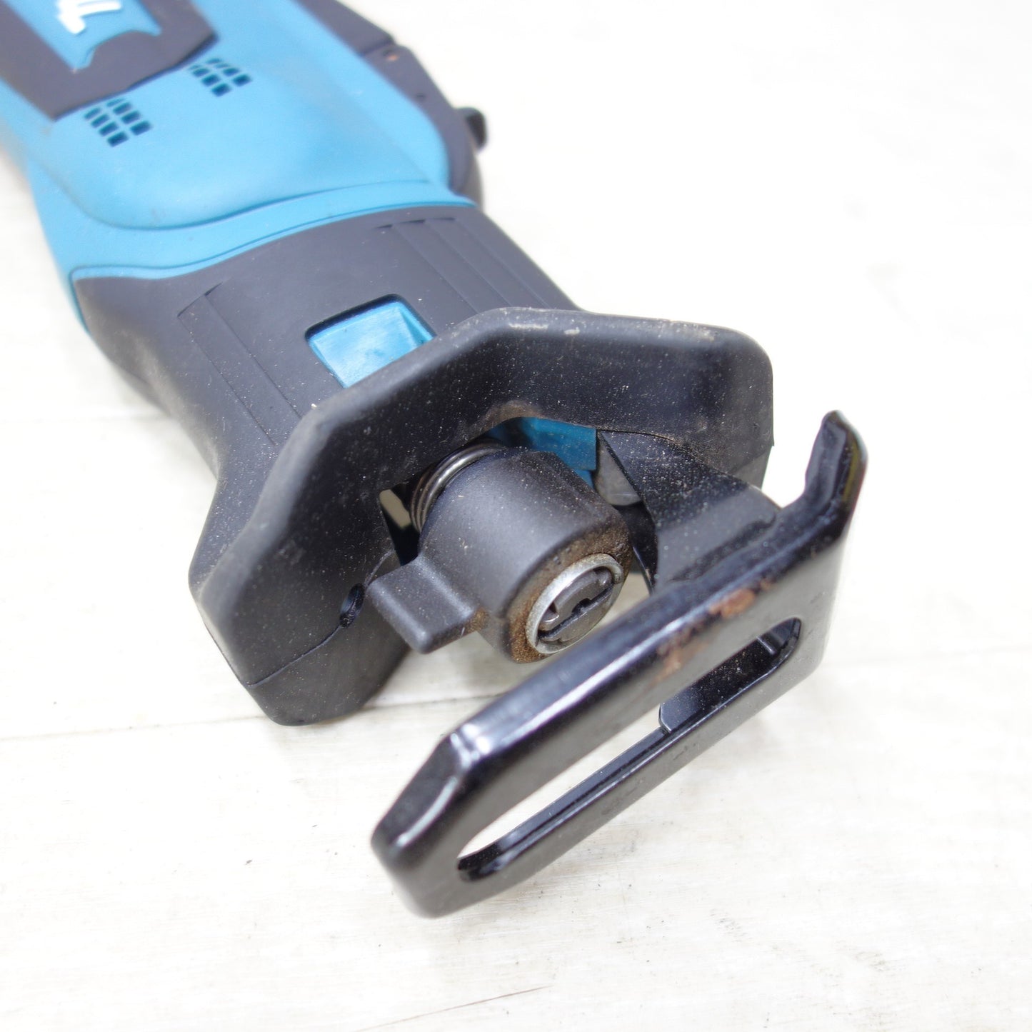 [送料無料] キレイ◆makita マキタ 充電式レシプロソー JR184DT 18V 切断機 電動工具 セーバーソー 本体のみ◆