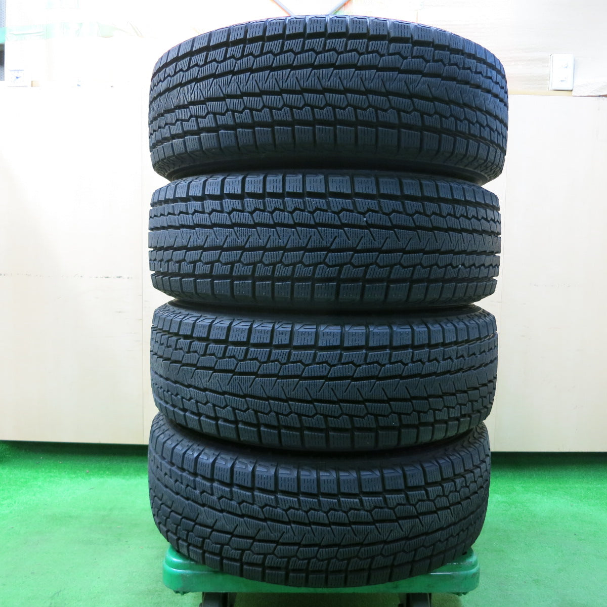*送料無料*バリ溝！キレイ！9.5分以上★スタッドレス 225/65R17 ヨコハマ アイスガード G075 GRASS グラス 17インチ PCD114.3/5H★4011701イス