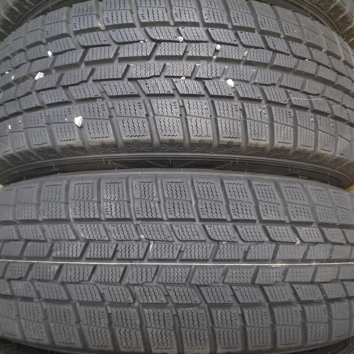 [送料無料]超バリ溝！キレイ！ほぼ10分★スタッドレス 195/65R15 グッドイヤー アイスナビ6 FEID 15インチ PCD114.3/5H★3111305Hス