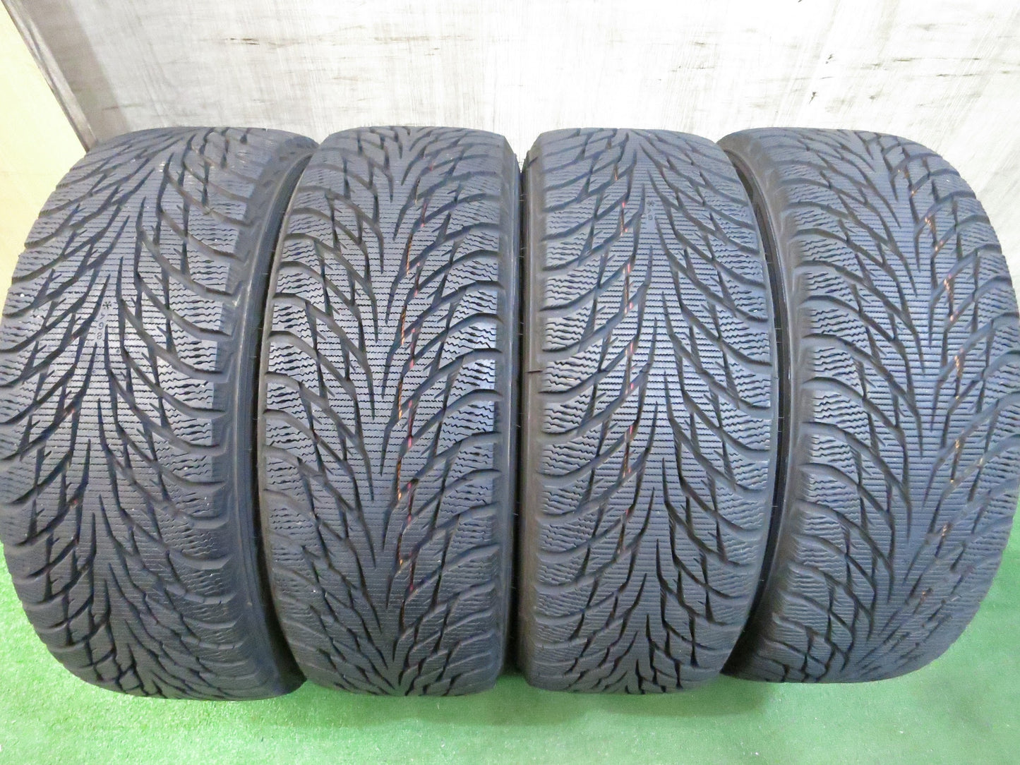 [送料無料]21年 バリ溝！綺麗★アウディ等 205/55R16 スタッドレス ノキアン ハッカペリッタR2 Eurodesign ユーロデザイン 16インチ PCD112/5H★3021016Hス