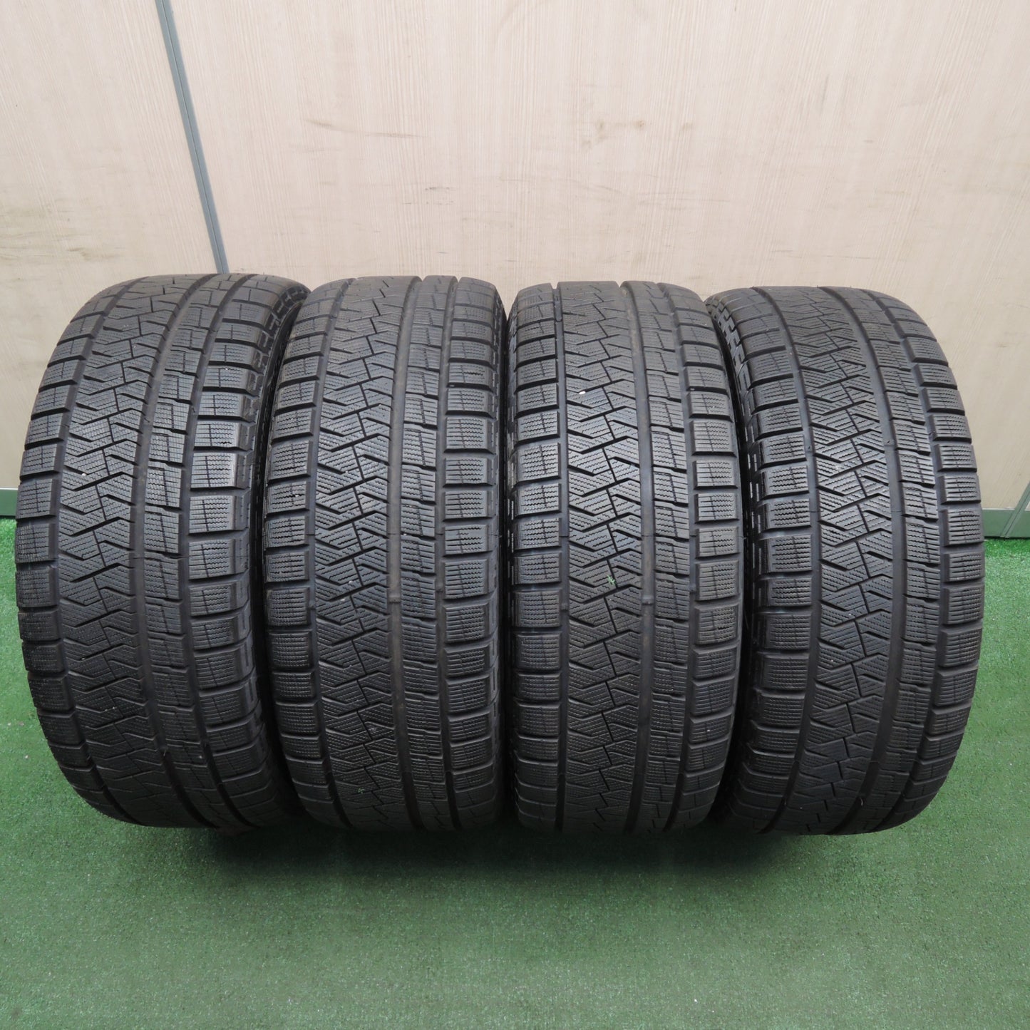 *送料無料* バリ溝！20年！ほぼ10分★ベンツ 等 EUROTECH 225/45R17 スタッドレス ピレリ アイスアシンメトリコ ユーロテック 17インチ PCD112/5H★4030506TNス