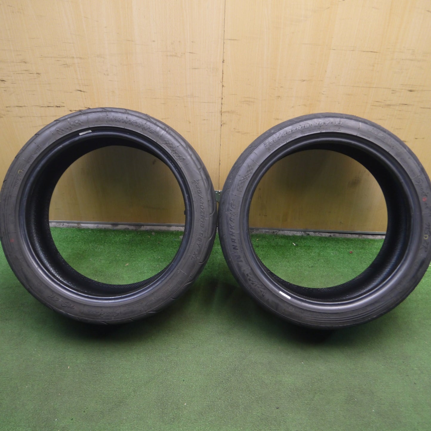 *送料無料* バリ溝！22年！8.5分★235/40R18 ナンカン Sportnex NS-2R タイヤ 18インチ マーク2 シビック グロリア セドリック MPV 等★4021412Hノタ