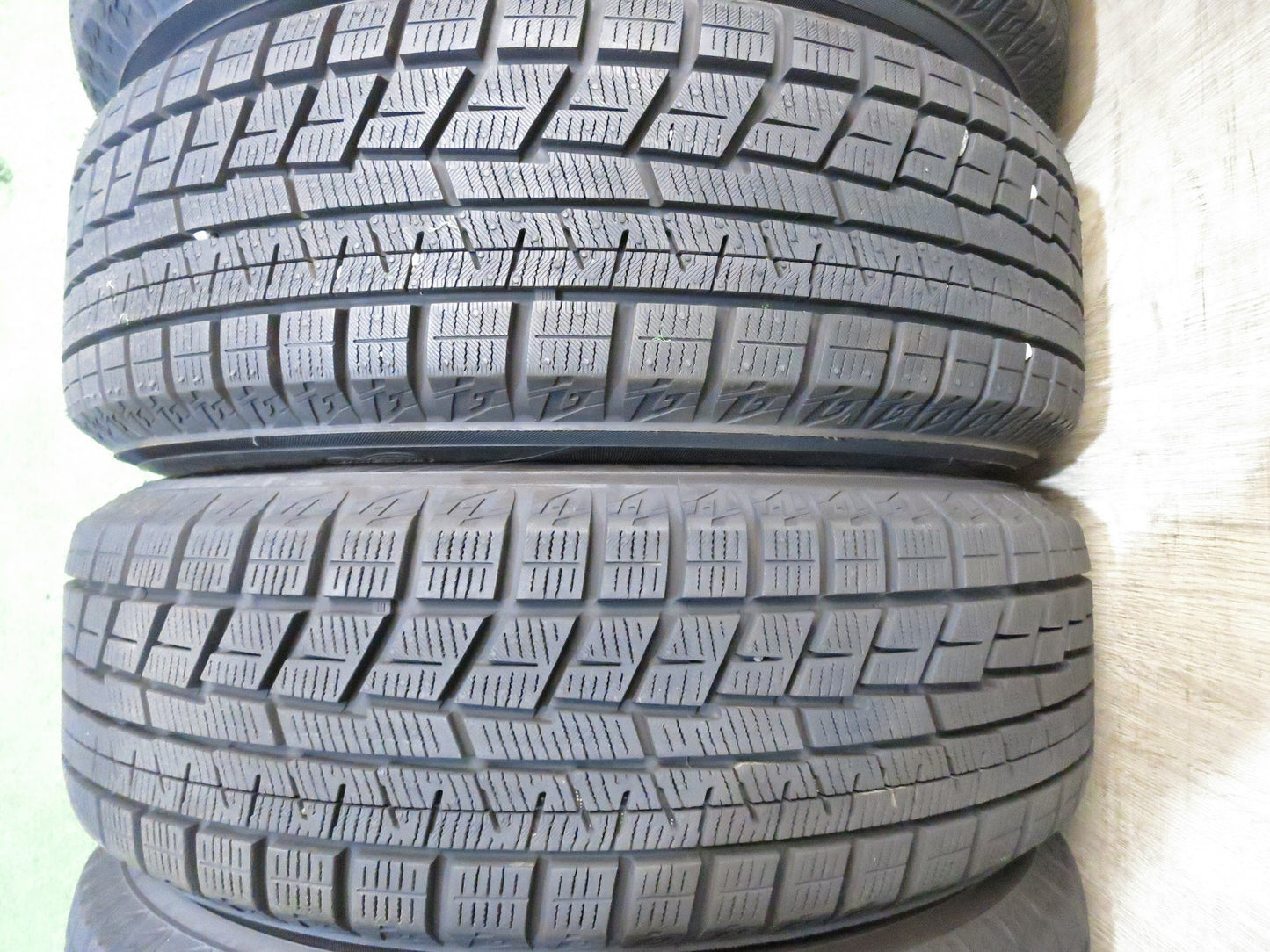 [送料無料]バリ溝！21年！キレイ！ほぼ10分★スタッドレス 175/65R14 ヨコハマ アイスガード iG60 GRASS グラス 14インチ PCD100/4H★3011106Hス