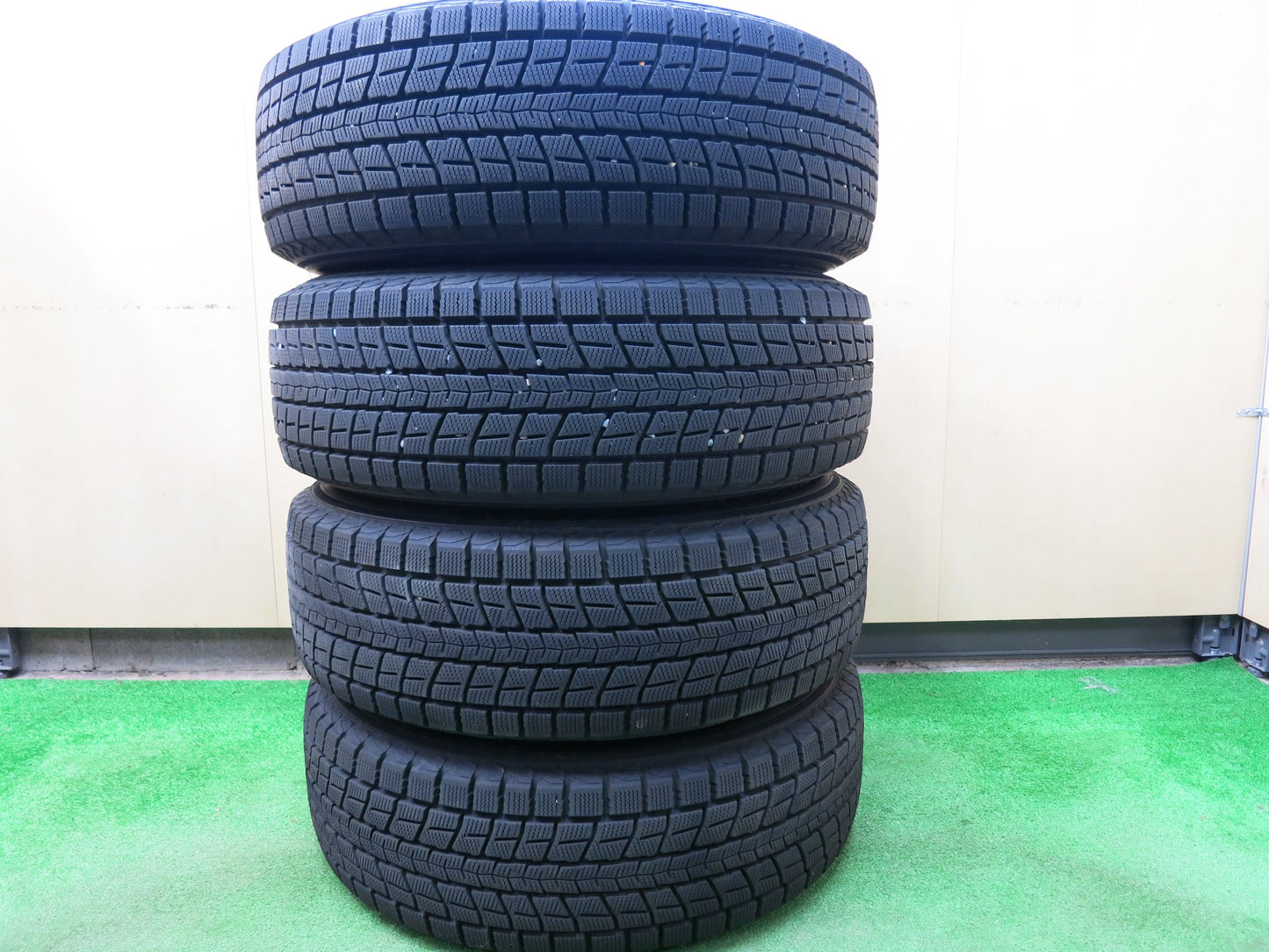 [送料無料]バリ溝！19年！綺麗！9.5分以上★スタッドレス 225/65R17 ダンロップ ウインターマックス SJ8 DUFACT デュファクト 17インチ PCD114.3/5H★2121401ヒス
