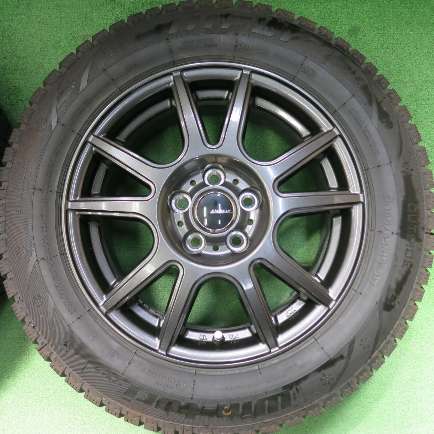 [送料無料]バリ溝！22年！キレイ！ほぼ10分★スタッドレス 195/65R15 ハイフライ Win-turi 212 EMBELY 15インチ PCD100/5H★3051701ヒス