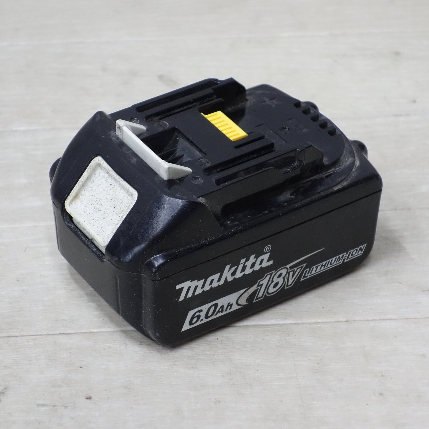 [送料無料] ◆makita マキタ 充電式インパクトドライバ TD171DRGXB 18V BL1860B バッテリー2個 充電器付き 電動工具◆