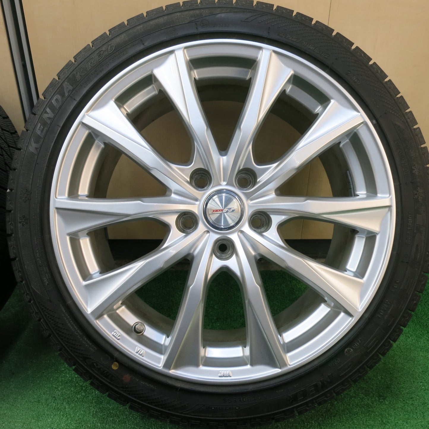 [送料無料]バリ溝！キレイ！8.5分★スタッドレス 225/45R18 ケンダ KR36 アイステック ネオ JOKER weds ジョーカー 18インチ PCD114.3/5H★3031509ヒス