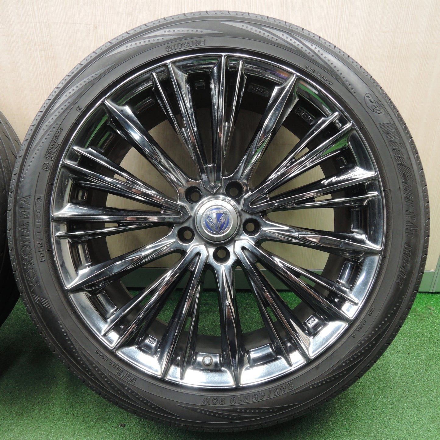 *送料無料* 4本価格★RAYS VERSUS STRATAGIA VOUGE 245/45R19 ヨコハマ ブルーアース RV-02 レイズ ベルサス 19インチ PCD114.3/5H★4022601NJノ