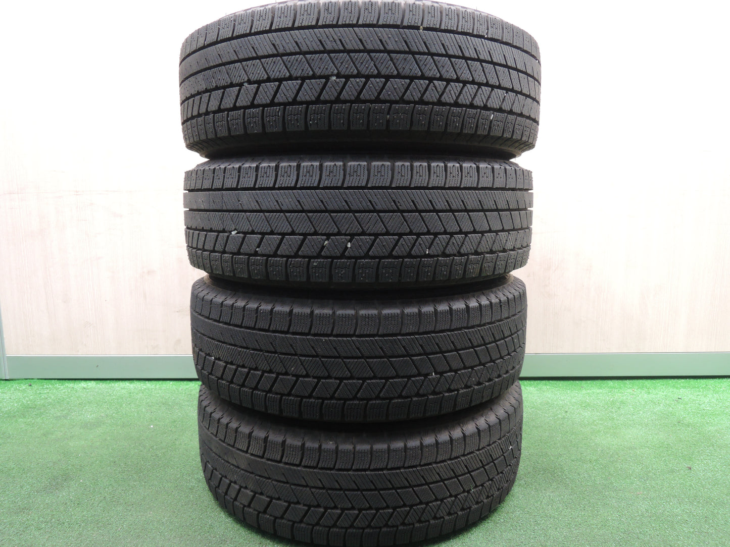 *送料無料*バリ溝！22年！ほぼ10分★ホンダ フィット 純正 スチール 175/65R14 スタッドレス ブリヂストン ブリザック VRX3 PCD100/4H★3111102HAス