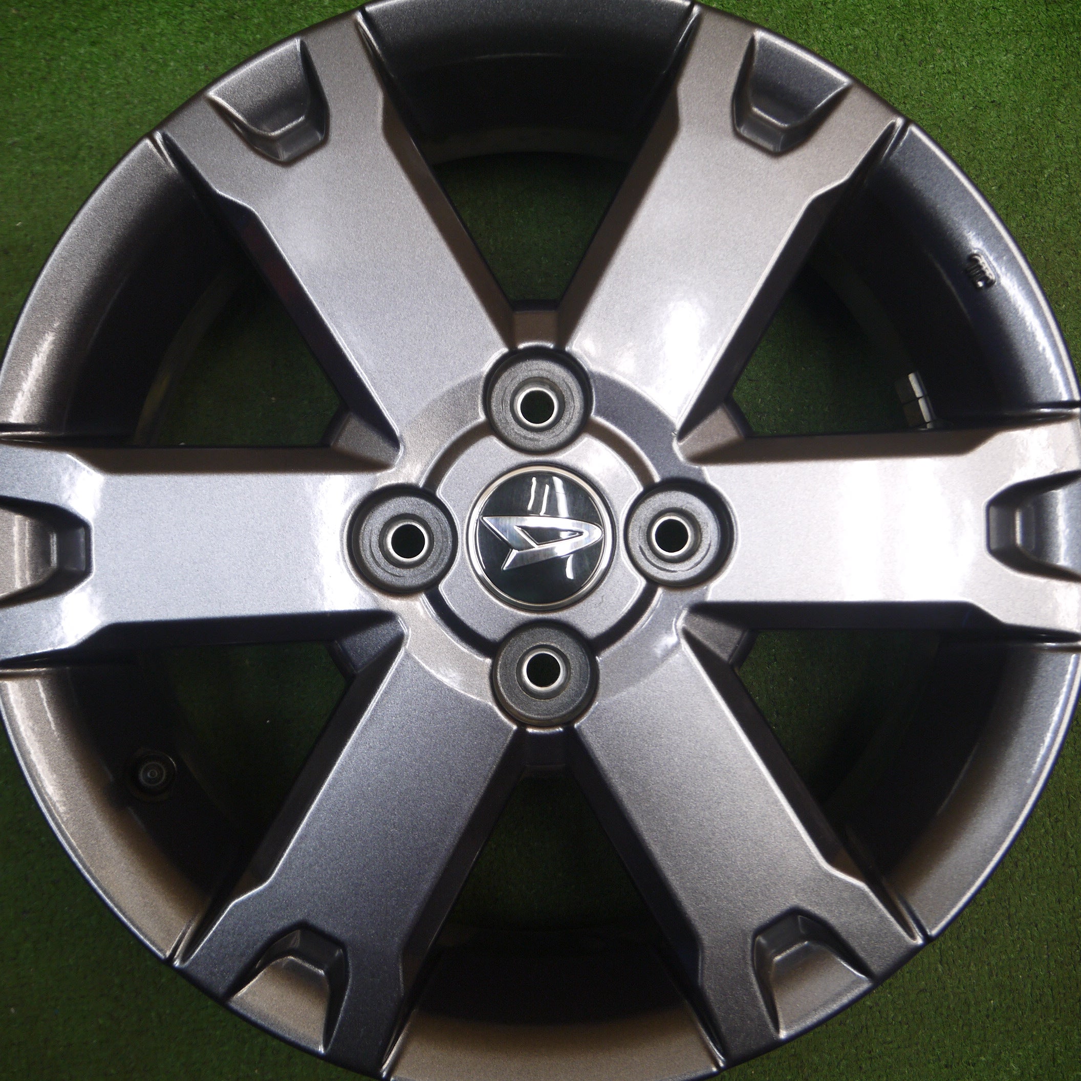 送料無料*キレイ☆ダイハツ タフト Gターボ 純正 ホイール 15