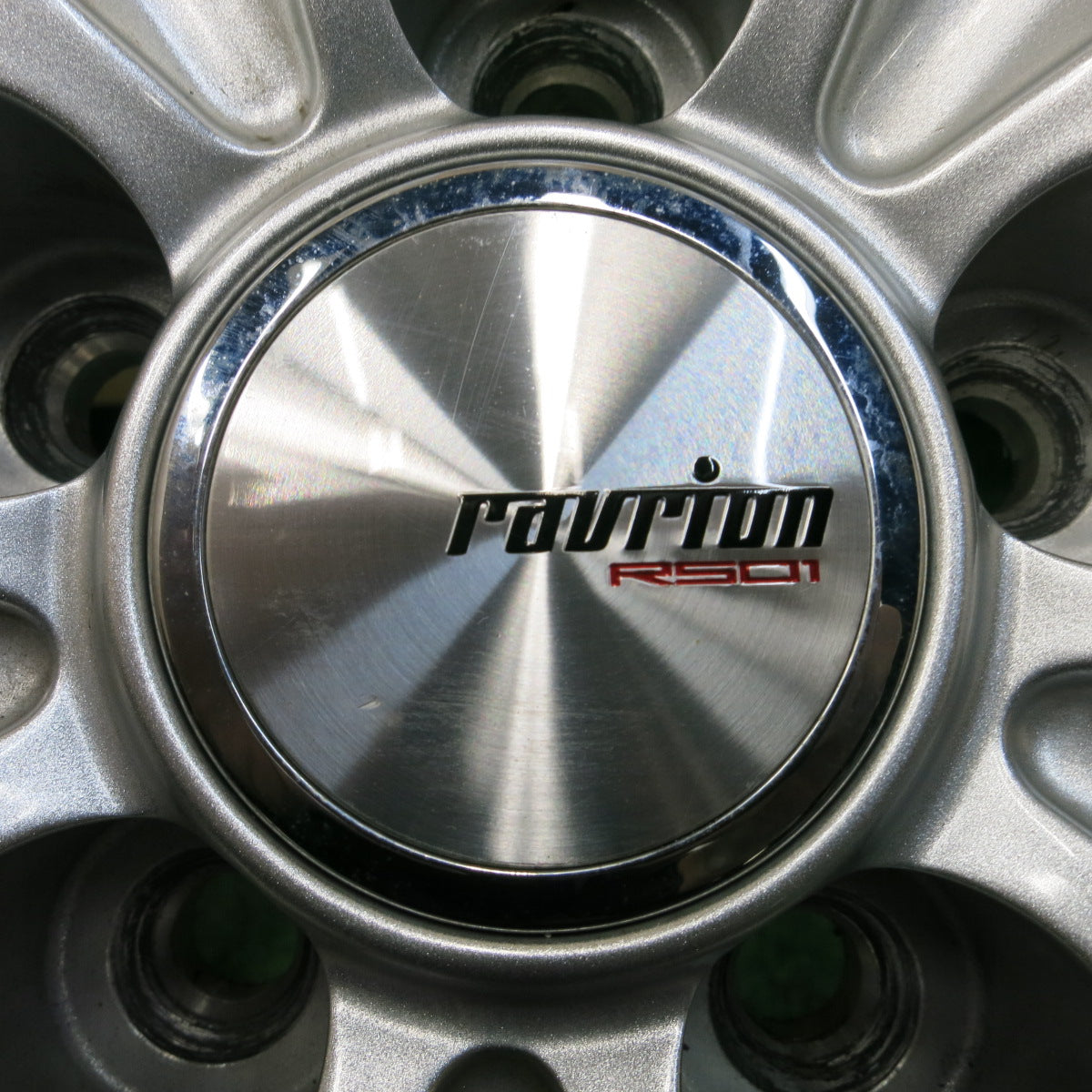 *送料無料*バリ溝！21年！キレイ！9.5分★スタッドレス 225/60R17 ブリヂストン ブリザック VRX2 ravrion RS01 ラブリオン 17インチ PCD100/5H★3111702イス