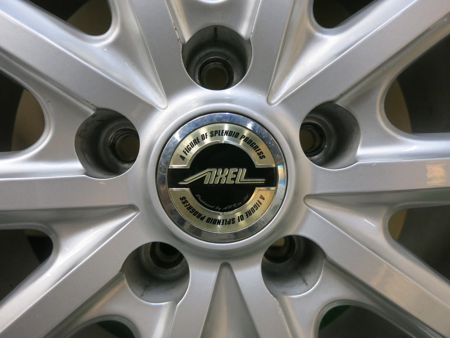 [送料無料]バリ溝！ほぼ10分★スタッドレス 225/65R17 ダンロップ ウインターマックス SJ8 AXEL アクセル 17インチ PCD114.3/5H★2110205ヒス