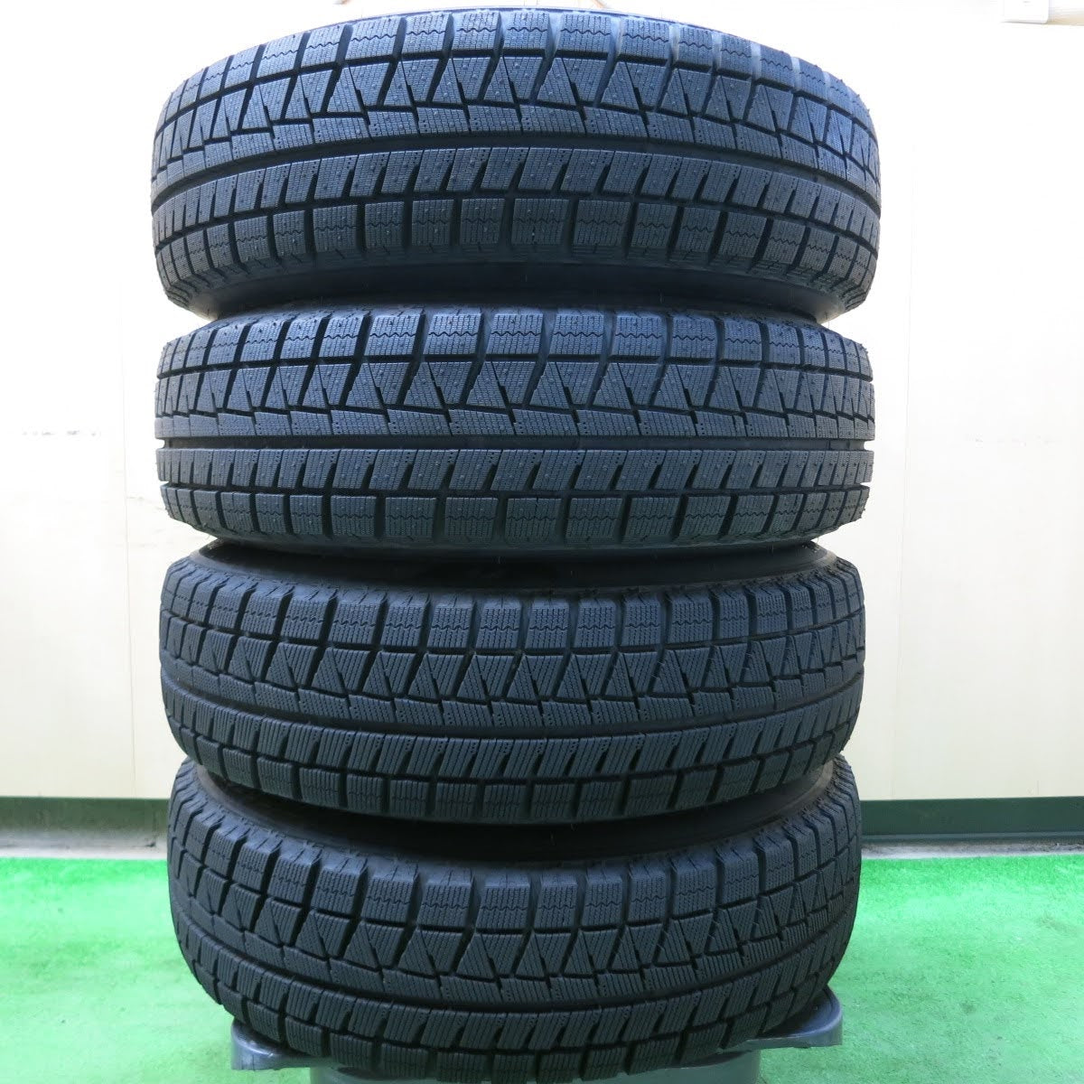 送料無料]バリ溝！20年！ほぼ10分☆スタッドレス 175/70R14