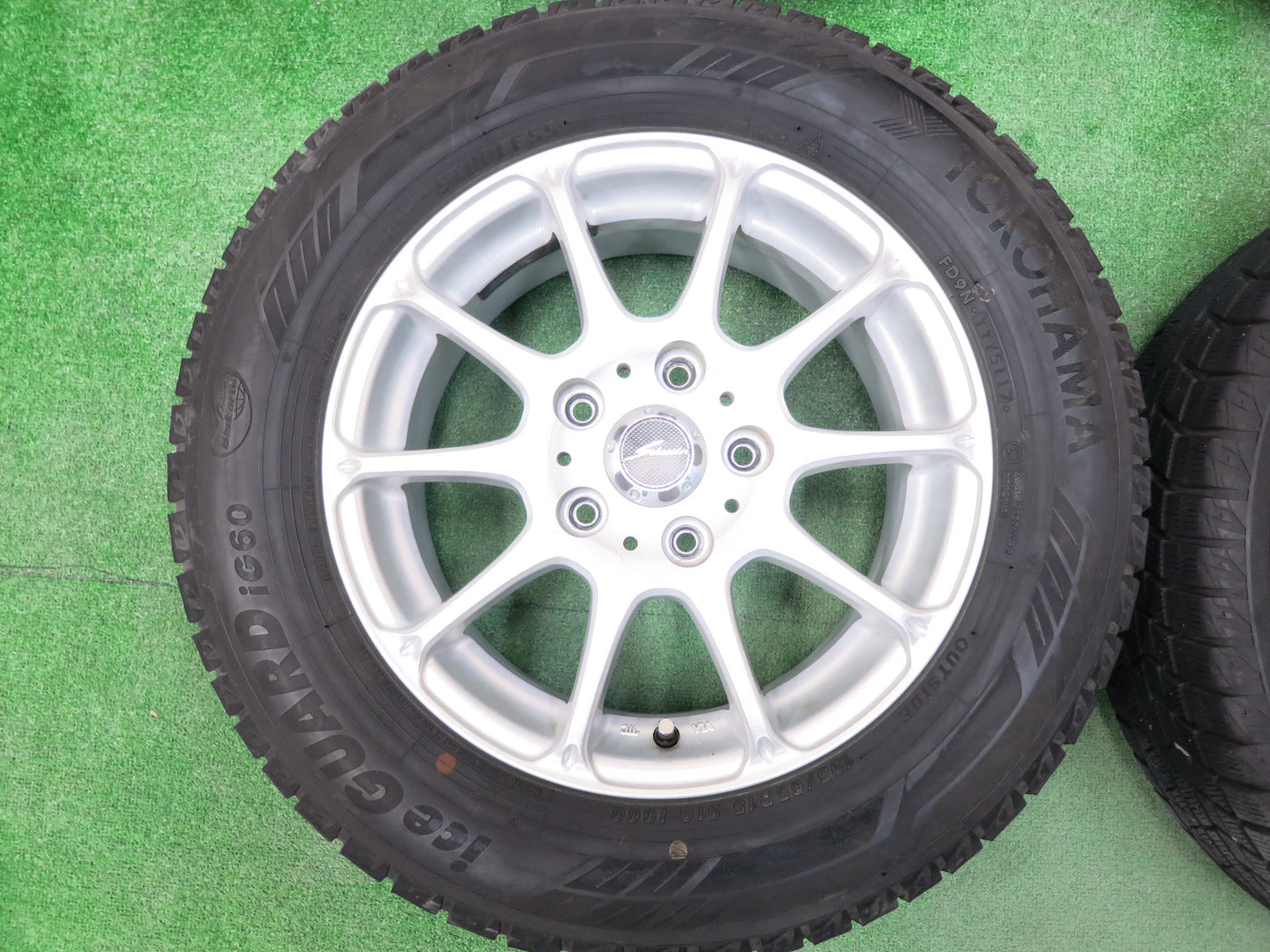 [送料無料]バリ溝！9分★スタッドレス 195/65R15 ヨコハマ アイスガード iG60 Schneider シュナイダー 15インチ PCD114.3/5H★2122302ヒス