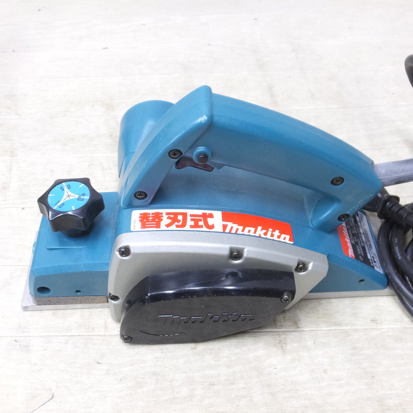 [送料無料]◆MAKITA マキタ 電動カンナ 1900BA 大工道具 木工 切削 研磨 ハンドツール 100V◆
