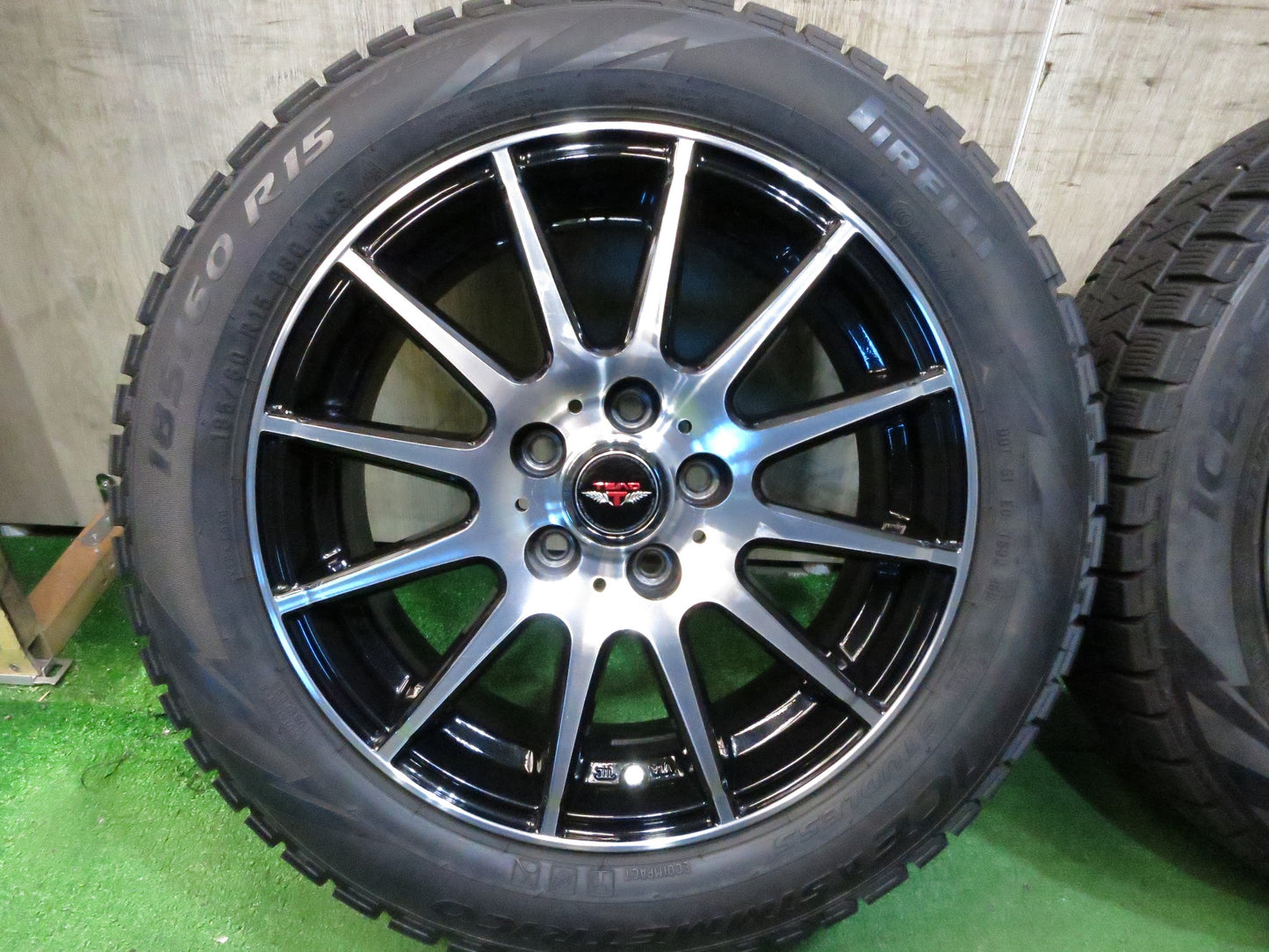 [送料無料]4本価格★スタッドレス 185/60R15 ピレリ アイスアシンメトリコ TEAD weds テッド 15インチ PCD100/5H シエンタ 等★3011808Hス