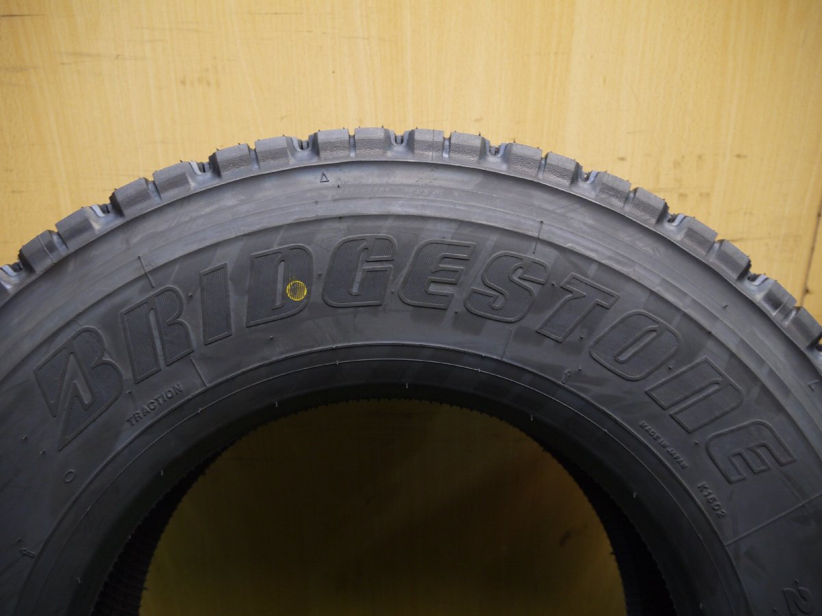 [送料無料]未使用！22年★トラック タイヤ 225/80R17.5 123/122L スタッドレス ブリヂストン W900 17.5インチ★3011602クスタ