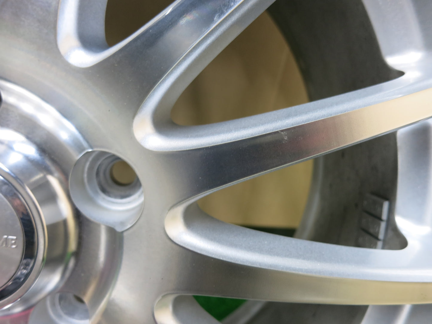 [送料無料]センサー付！バリ溝！19年！綺麗！ほぼ10分★スタッドレス 215/60R17 ブリヂストン ブリザック VRX2 ECO FORME エコフォルム PCD114.3/5H★2122001ヒス