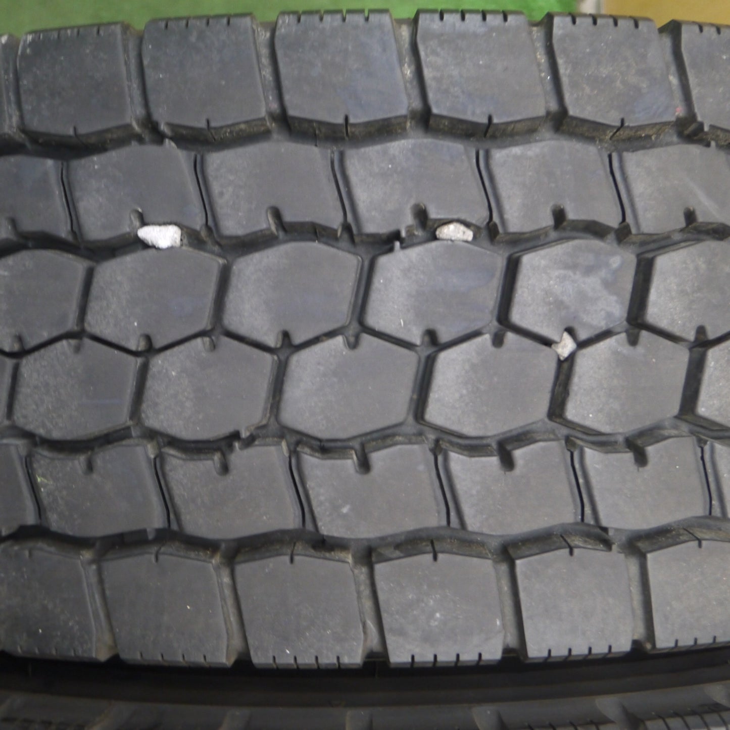 *送料無料* バリ溝！23年！8.5分★トラック タイヤ 265/70R19.5 140/138J ブリヂストン M888 ミックス オールシーズン 19.5インチ★4030106KKスタ