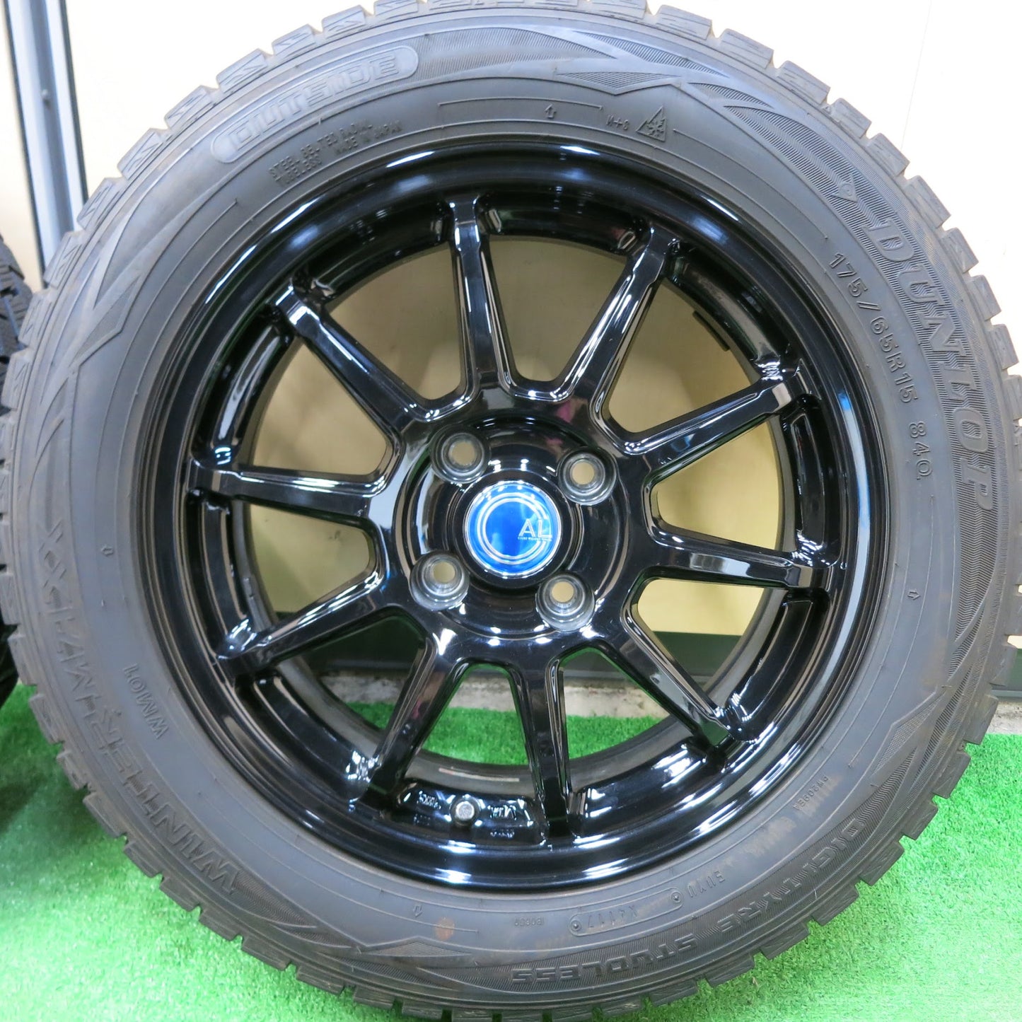[送料無料]バリ溝！キレイ！9.5分★スタッドレス 175/65R15 ダンロップ ウインターマックス WM01 AL 社外 アルミ 15インチ PCD100/4H★3062704ヒス
