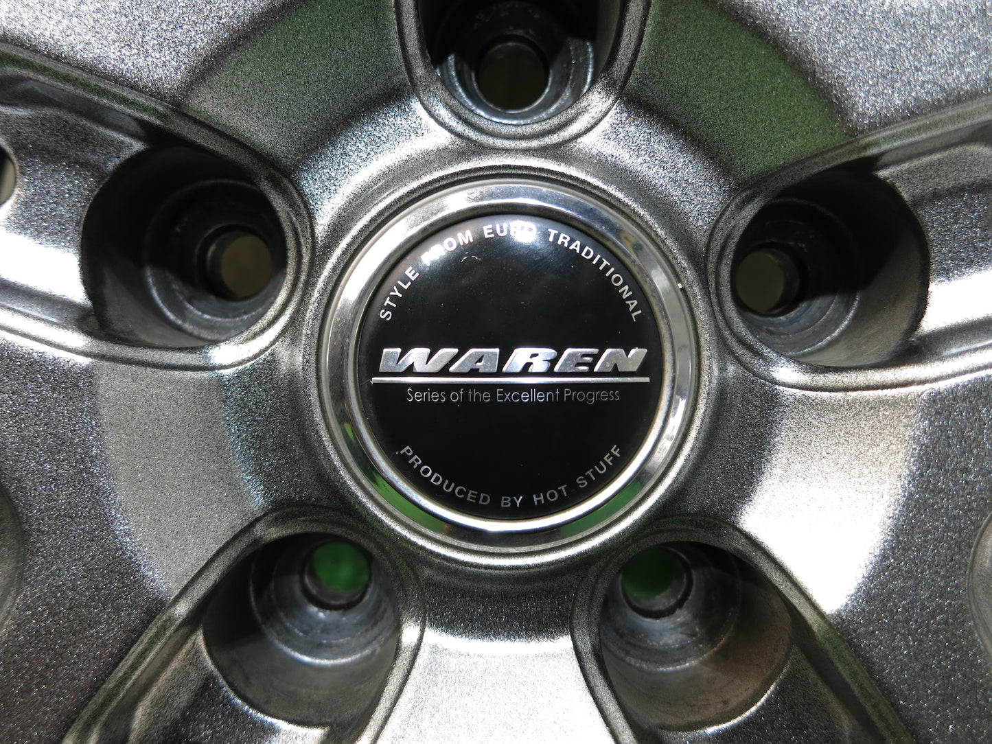 [送料無料]バリ溝！キレイ！9.5分★スタッドレス 225/65R17 トーヨー ウインター トランパス TX WAREN HOT STUFF ヴァーレン 17インチ PCD114.3/5H★2092310Hス