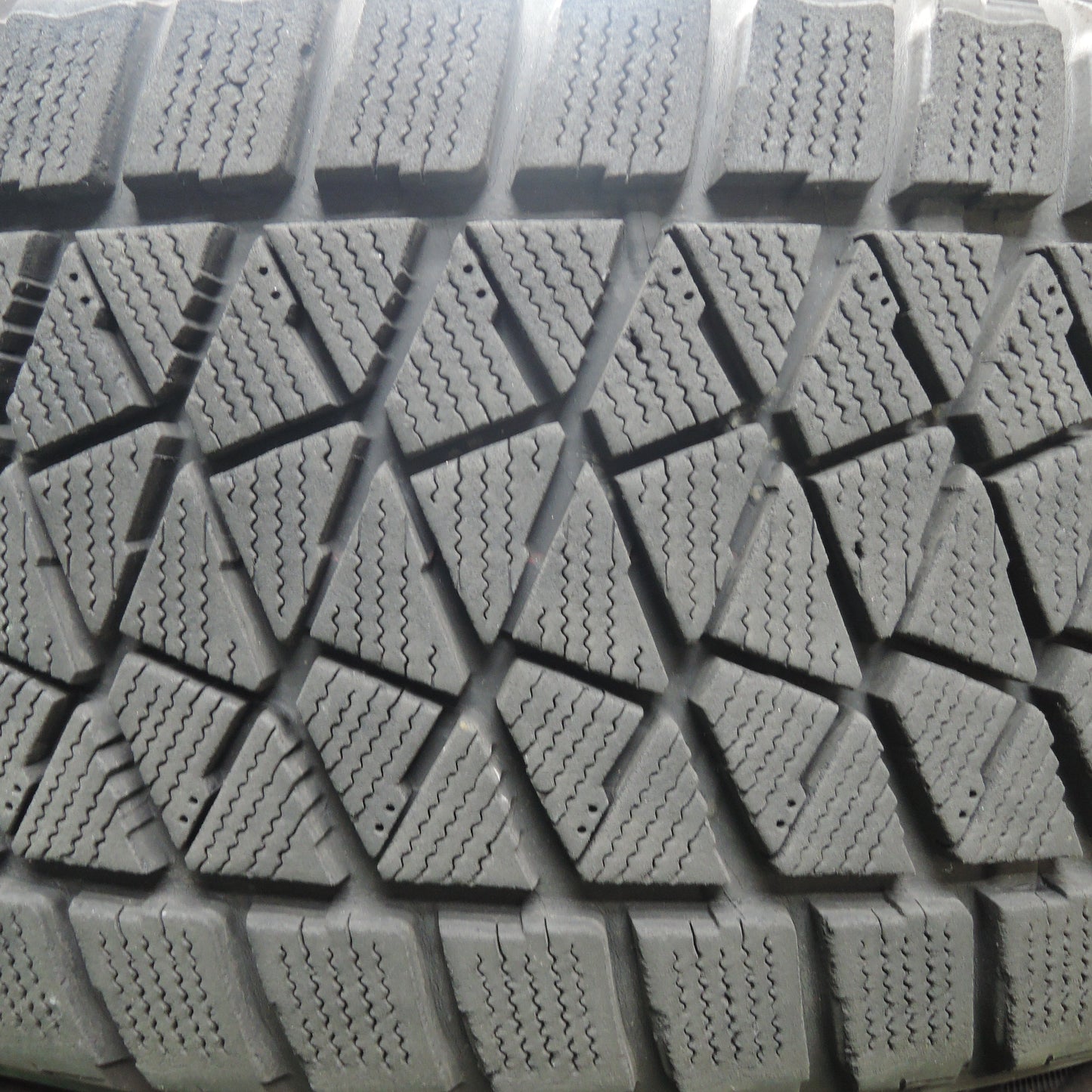 *送料無料*センサー付★レクサス 20系 RX バージョンL 純正 235/55R20 スタッドレス ブリヂストン ブリザック DM-V2 PCD114.3/5H★3122312HAス
