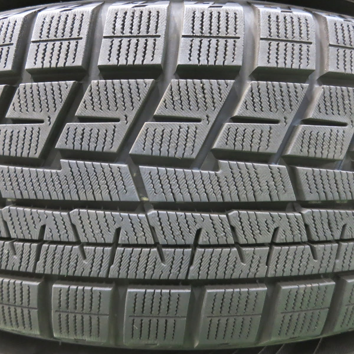 [送料無料]バリ溝！20年！キレイ！9.5分以上★スタッドレス 225/65R17 ヨコハマ アイスガード iG60 STRANGER ストレンジャー 17インチ PCD114.3/5H★3111104イス