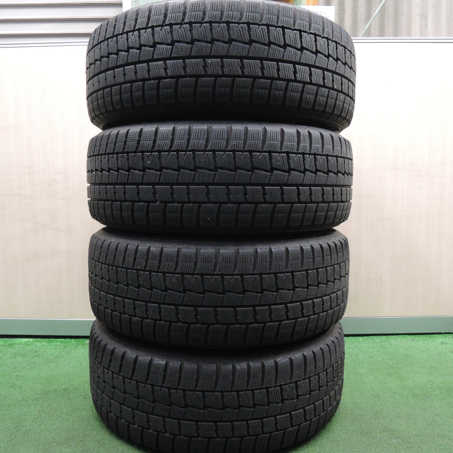 *送料無料*バリ溝！キレイ！8.5分★ミニ 等 KELLENERS 225/55R17 スタッドレス ダンロップ ウィンターマックス WM01 ケレナーズ 17インチ PCD112/5H★4010601HAス