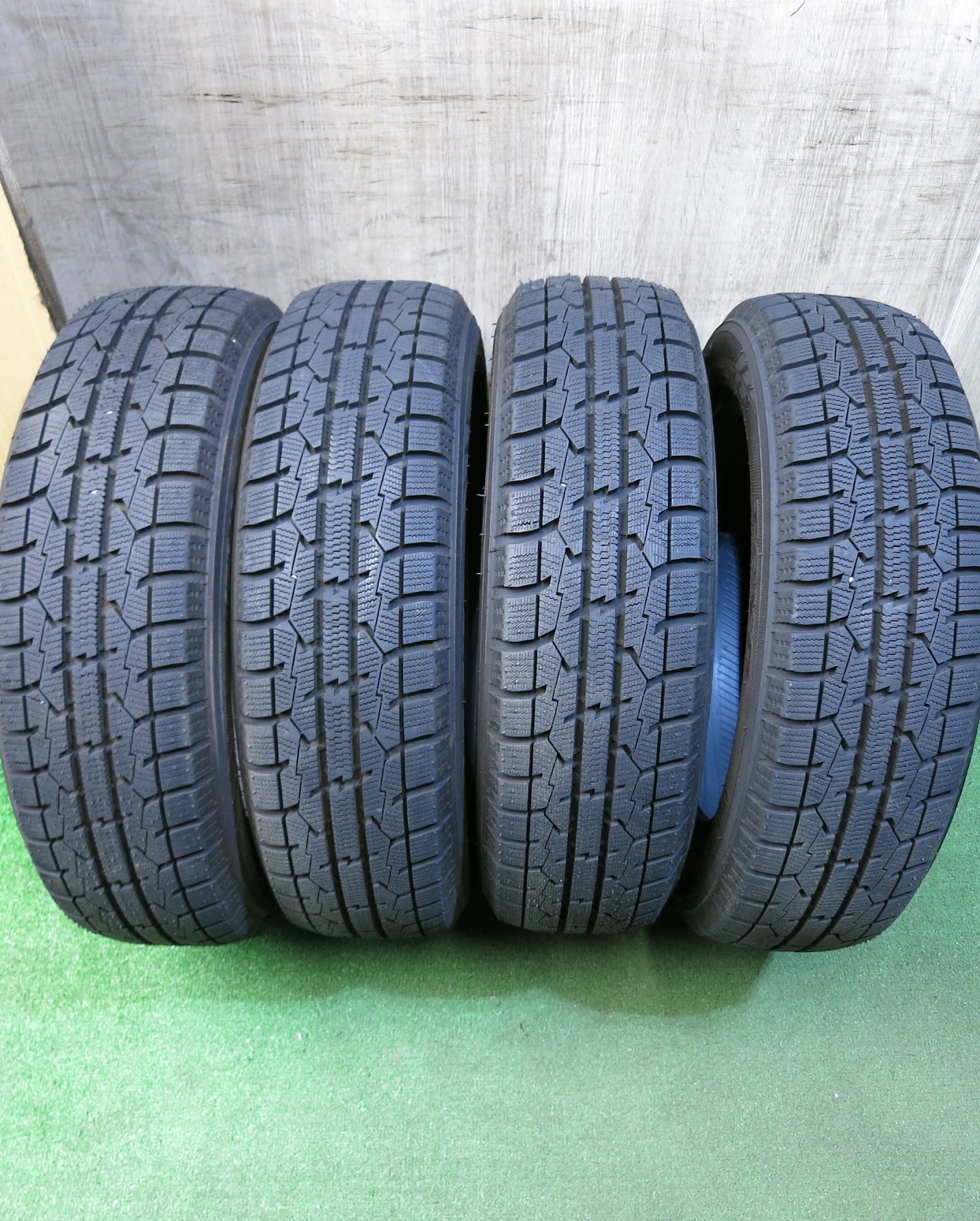 [送料無料]バリ溝！21年！ほぼ10分★スタッドレス 155/65R14 トーヨー オブザーブ ガリット GIZ タイヤ 14インチ N-BOX N-ONE N-WGN 等★3032008Hスタ