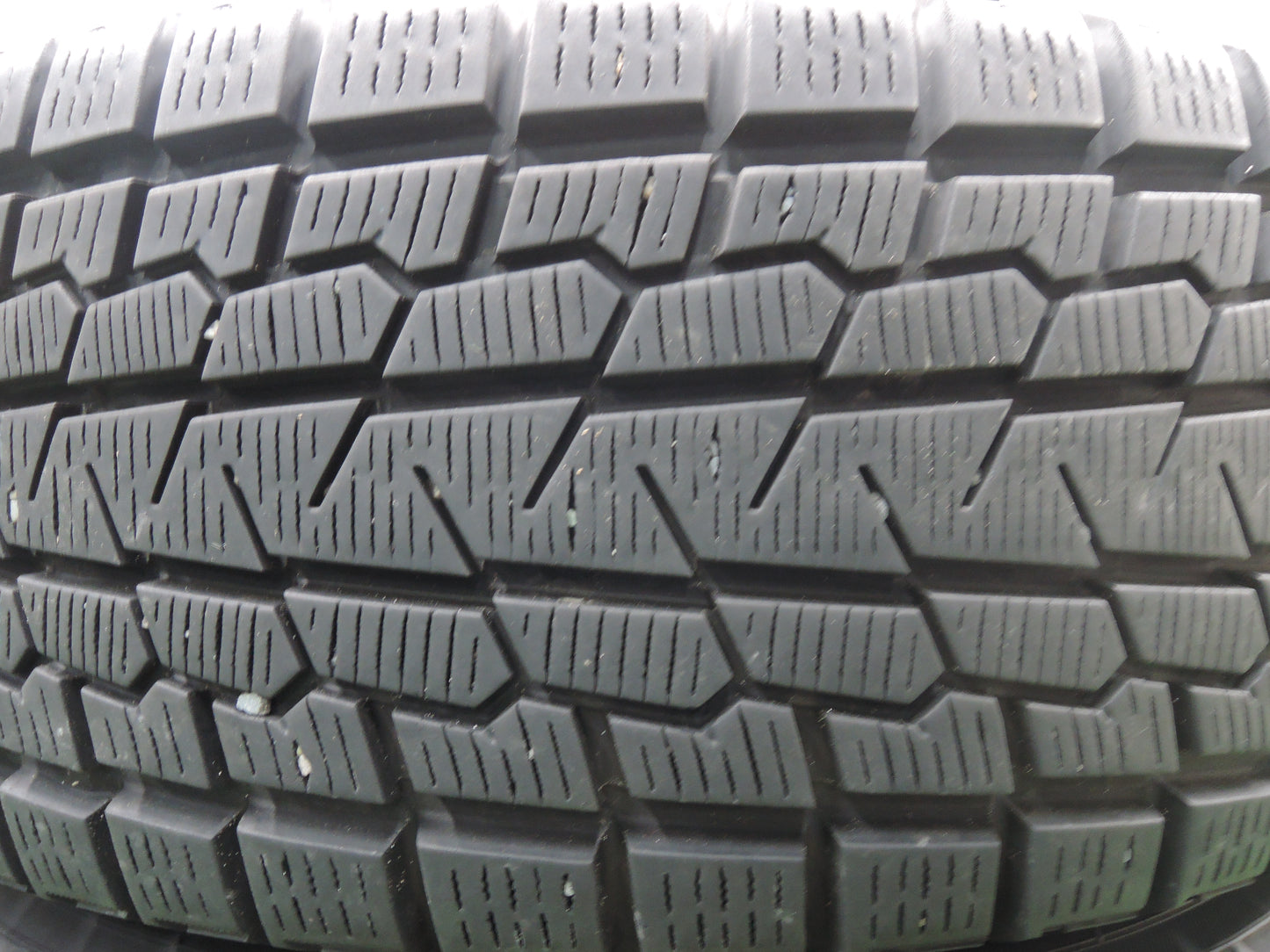 *送料無料*バリ溝！9.5分★スタッドレス 225/60R17 ヨコハマ アイスガード G075 Galeria GM01 ガレリア PCD114.3/5H★3111201HAス