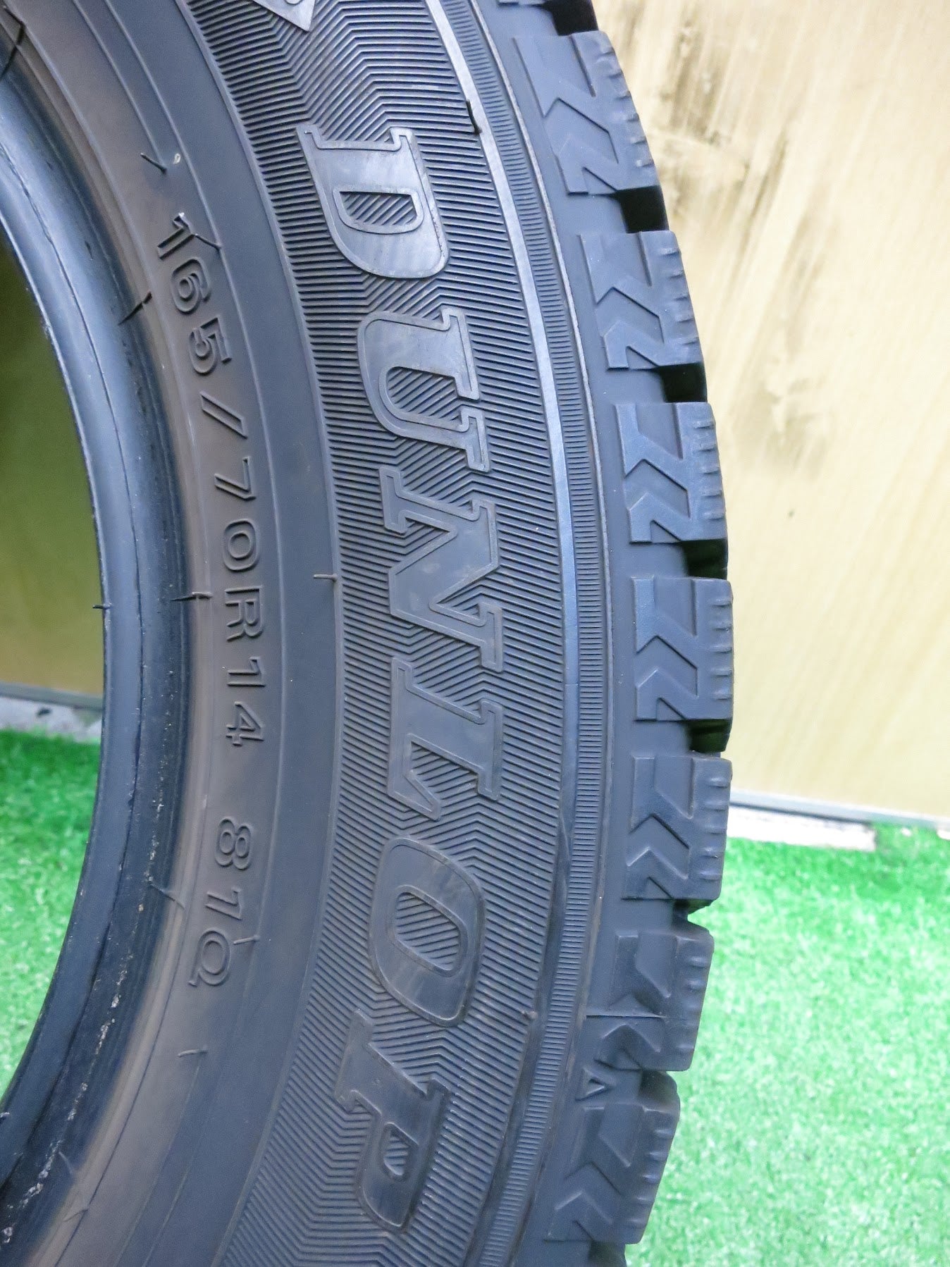 [送料無料]バリ溝！21年！9.5分以上★スタッドレス 165/70R14 ダンロップ ウインターマックス WM02 タイヤ 14インチ マーチ ヴィッツ パッソ 等★2121611Hスタ
