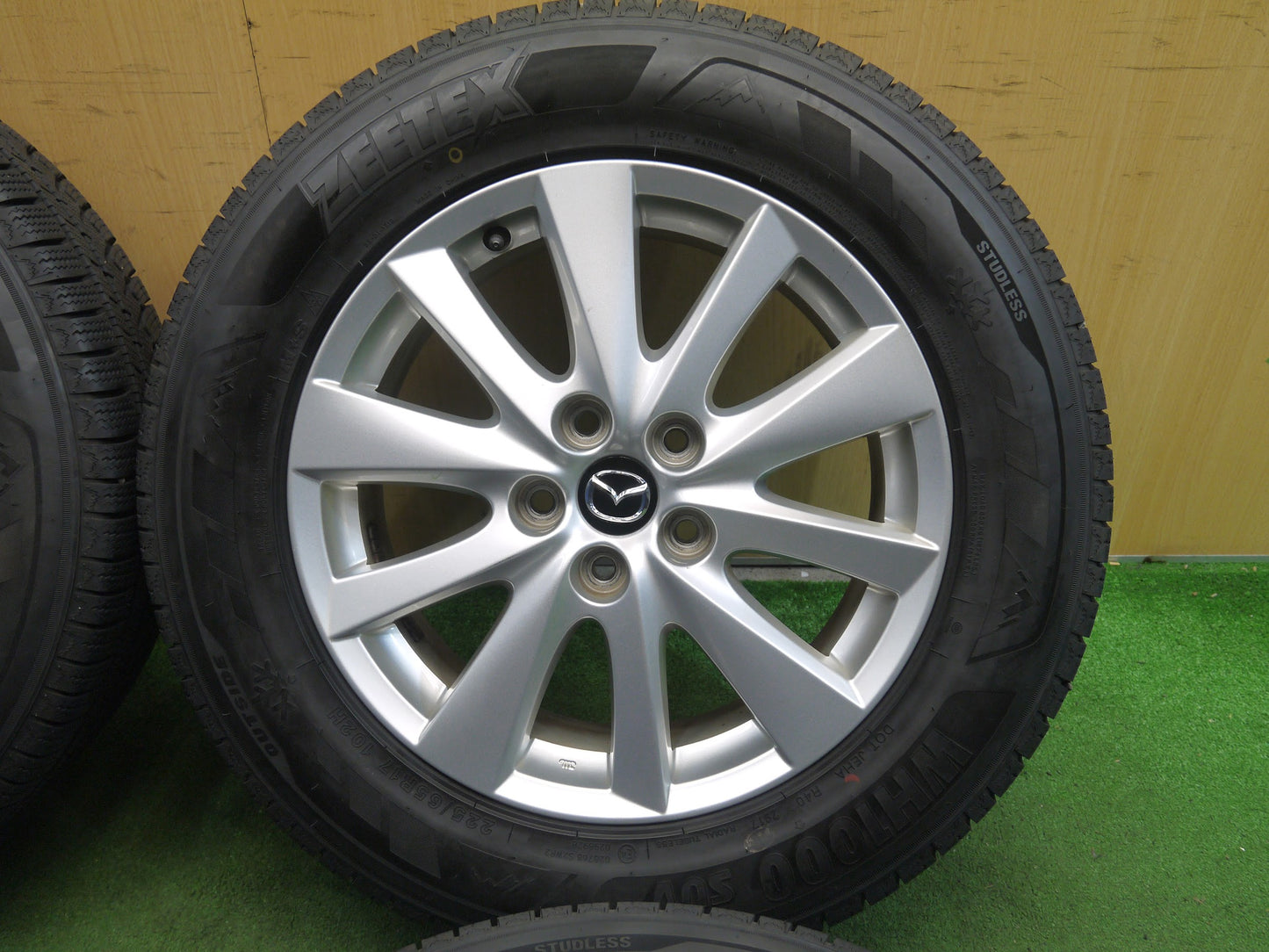 [送料無料]バリ溝！キレイ！ほぼ10分★マツダ CX-5 純正 225/65R17 スタッドレス ジーテックス WH1000 SUV 17インチ PCD114.3/5H CX5★3021102クス